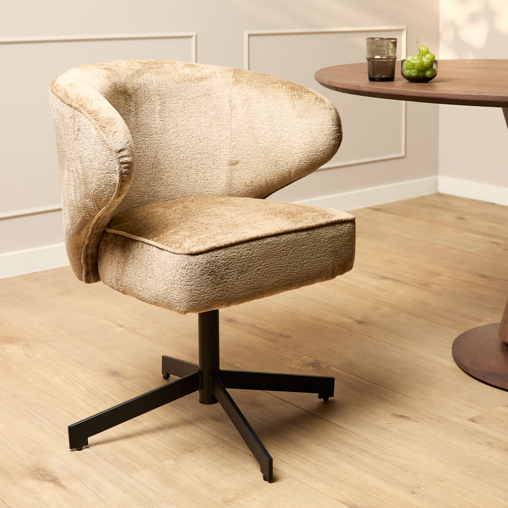 Esszimmerstuhl Persie Hellbraun – drehbarer Stuhl mit Armlehnen & schwarzem Metallgestell, 68×62×83 cm