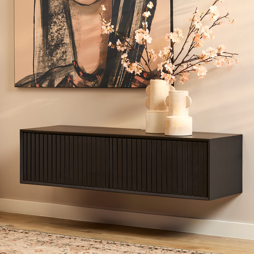 Mandy TV-Board Schwarz schwebend – 120×35×30 cm, Mangoholz mit vertikalem Lattenmuster & Push-to-Open