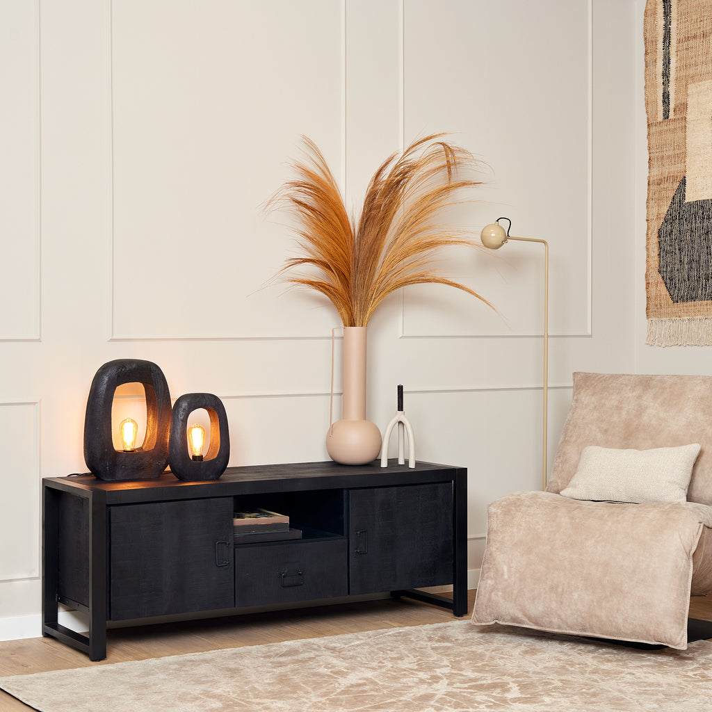 TV-Board Bori Schwarz – Mangoholz & Metall, 150 x 45 x 55 cm, modernes Lowboard mit Türen & Schublade
