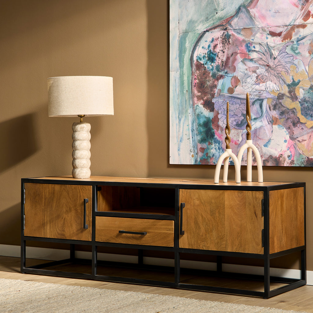 TV-Board Delta Natur – modernes Lowboard aus Mangoholz mit Schublade & 2 Türen, schwarzer Metallrahmen, 145 x 45 x 50 cm