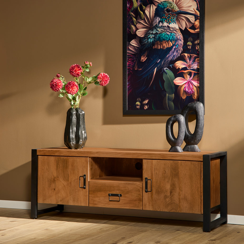 TV-Board Bori Natur – Lowboard aus Mangoholz & Metall mit 2 Türen, Fach & Schublade, schwarzer Rahmen, modern & robust