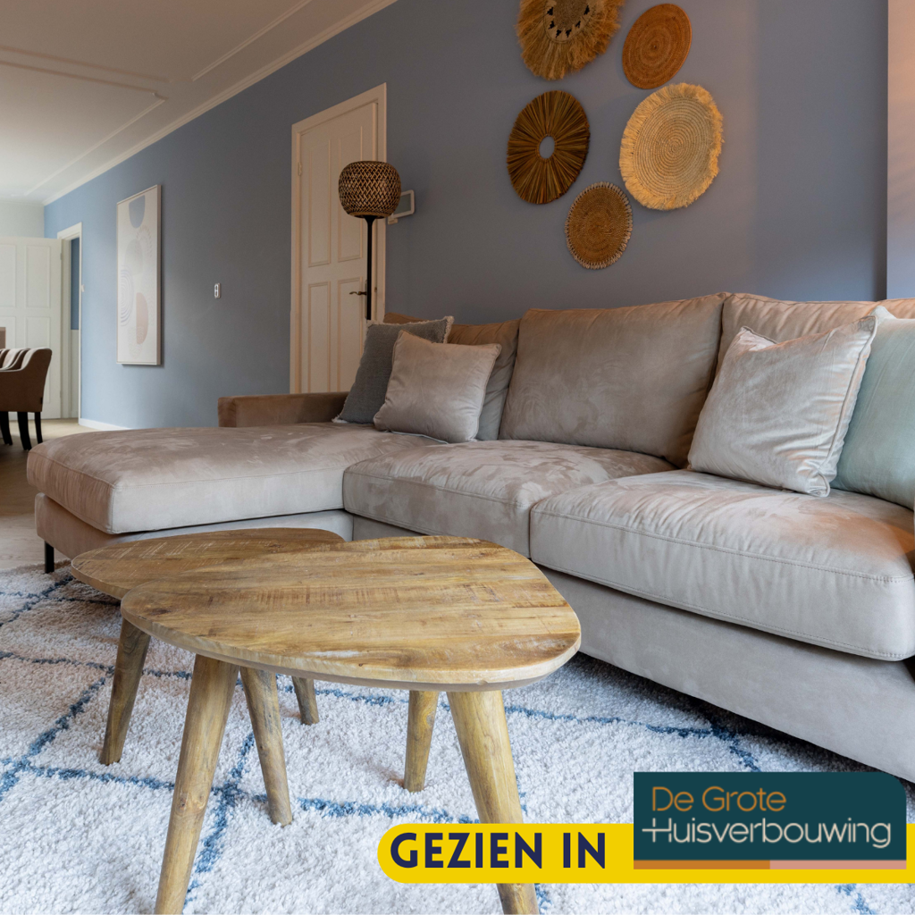 Couchtisch-Set Raven – 2er Set Massivholz-Tische in Dreiecksform, Mangoholz mit Holzbeinen, 60/50×60/50×45/40 cm