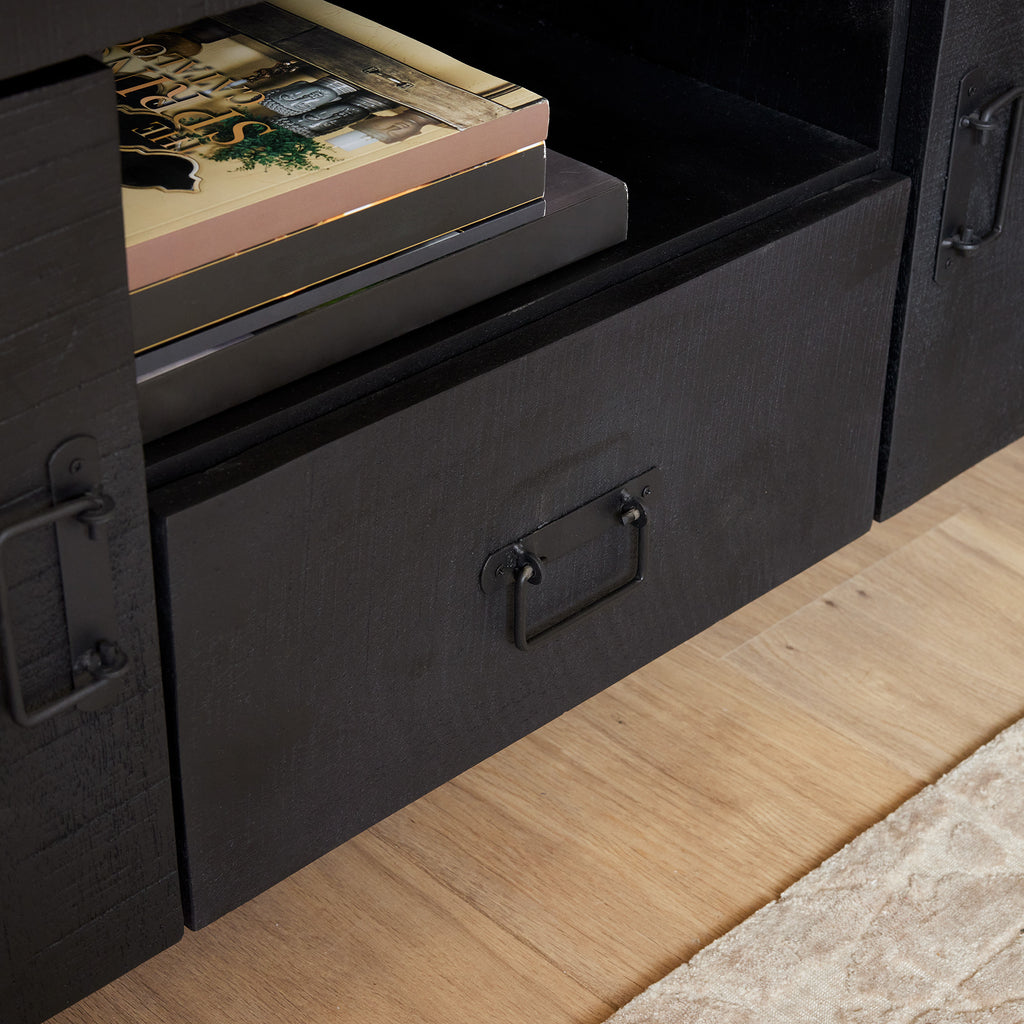 TV-Board Bori Schwarz – Mangoholz & Metall, 150 x 45 x 55 cm, modernes Lowboard mit Türen & Schublade