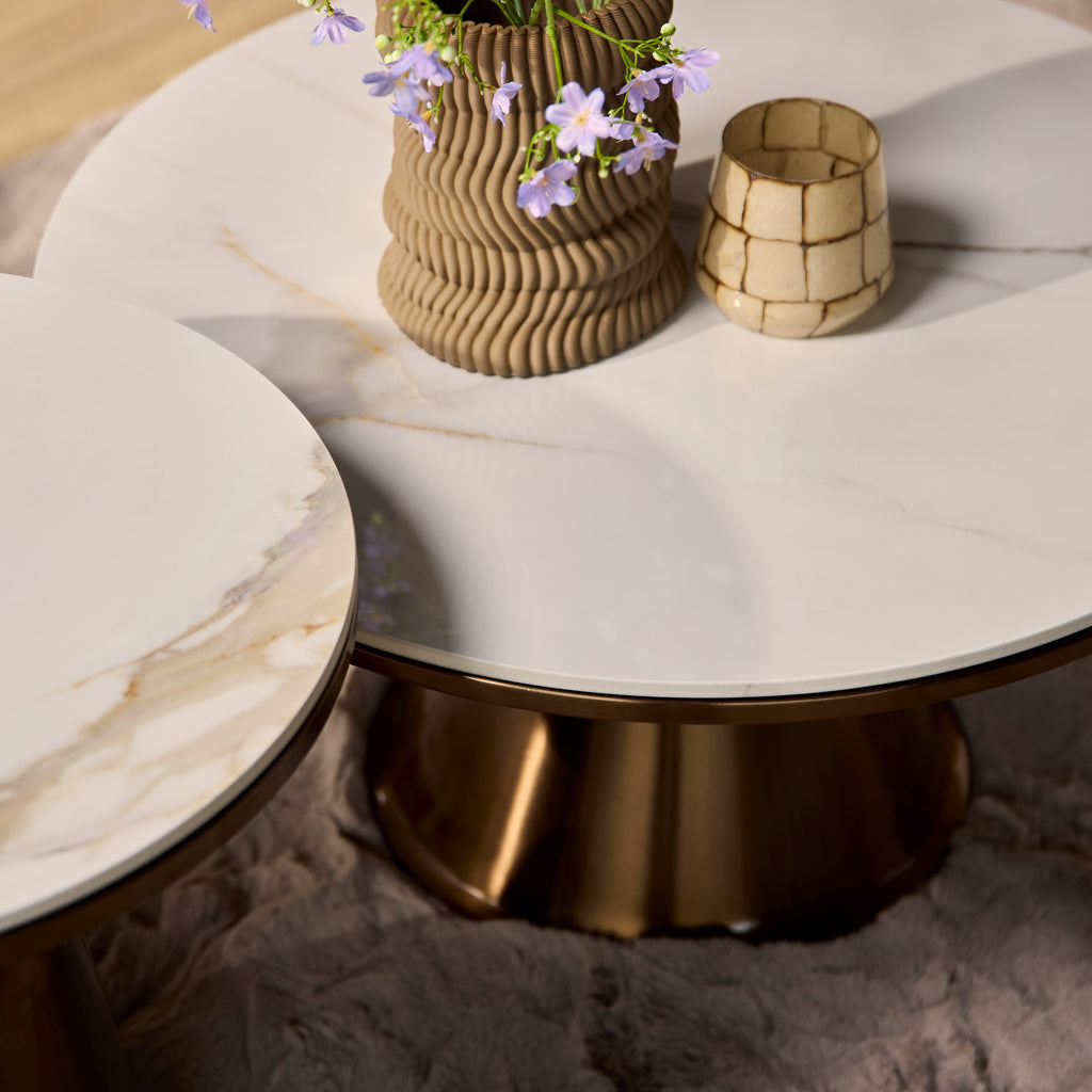 Couchtisch-Set Obelix – 2er-Set Wohnzimmertische mit Marmorplatte & goldfarbenen Metallbeinen, 75x75x41 cm & 50x50x49,5 cm