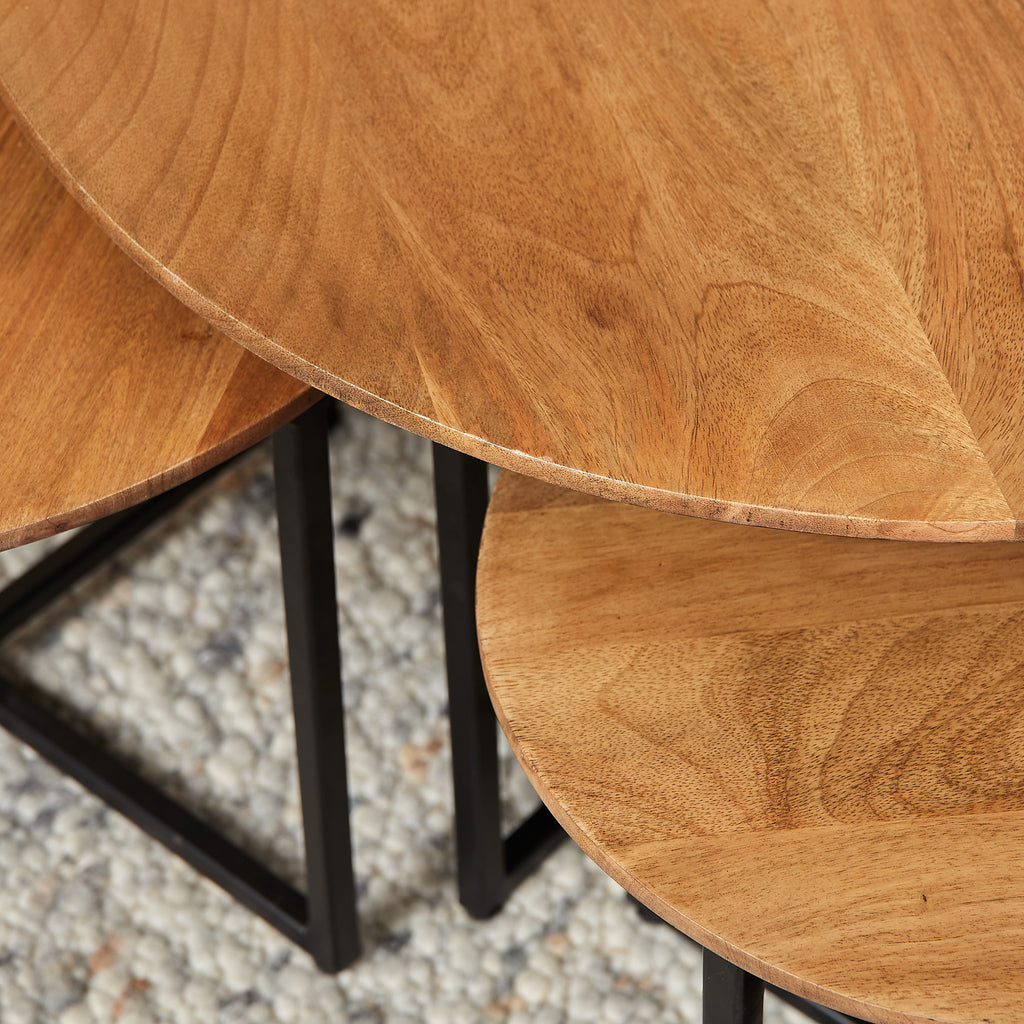 Couchtisch-Set Rois 3er-Set rund aus Mangoholz 70/50/35 cm – moderne Wohnzimmertische mit Strukturfront & Metallgestell