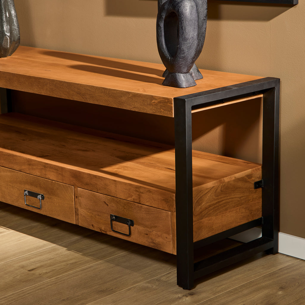 TV-Board Bori Schwarz – TV-Schrank aus Mangoholz 180×60×45 cm mit 4 Schubladen, offenem Fach & Metallgestell im modernen Design