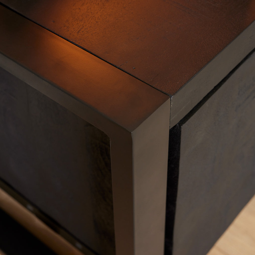 TV-Board Bori Schwarz – Mangoholz & Metall, 150 x 45 x 55 cm, modernes Lowboard mit Türen & Schublade