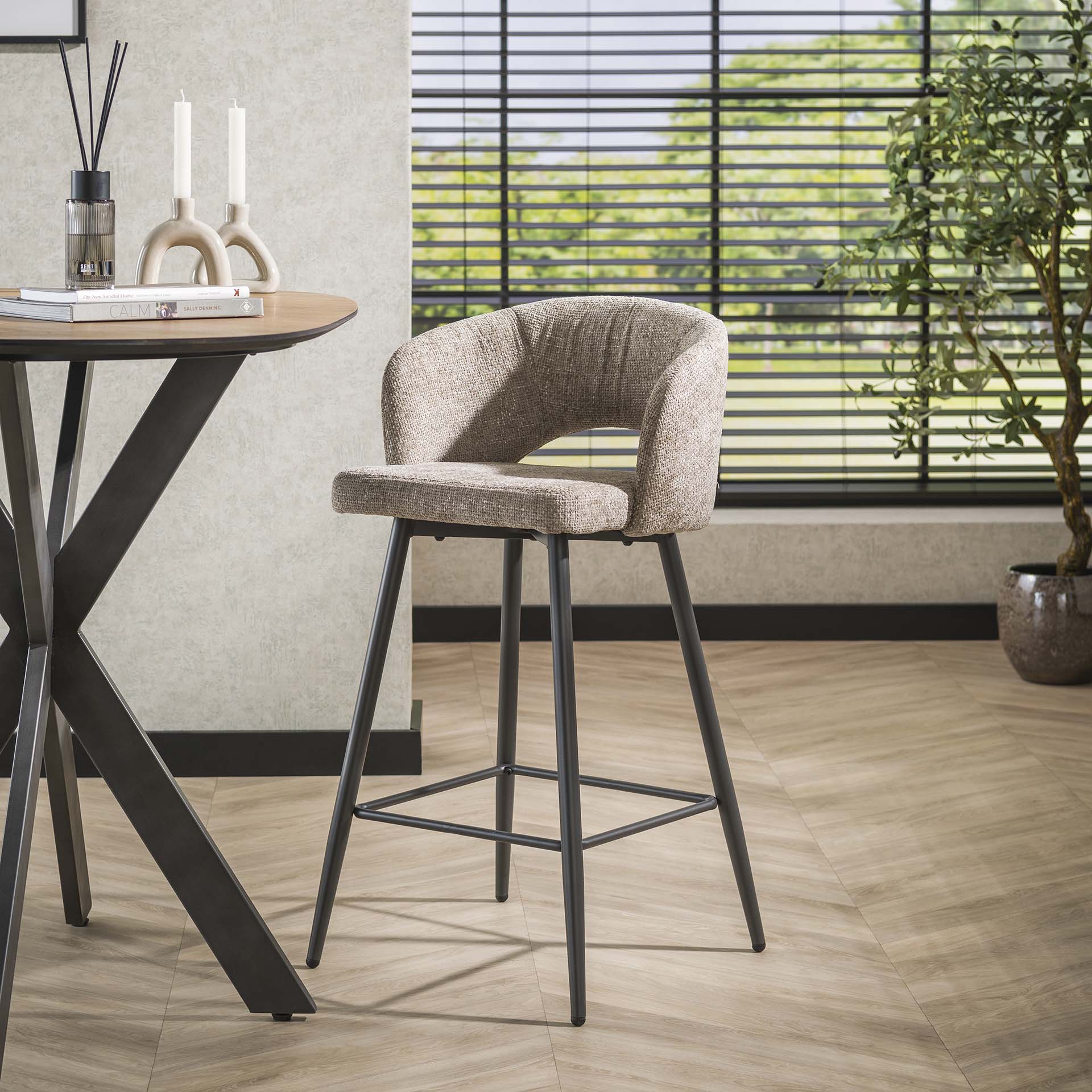 Stuhl – Avento Noir – Tissee cargo sandfarbe