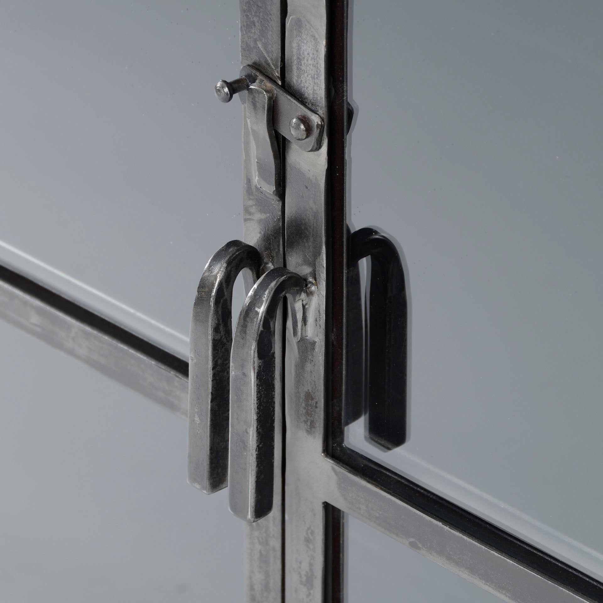 Sideboard Ferro – Metall & Glas mit 4 Glastüren & Einlegeboden, 180 x 40 x 92 cm