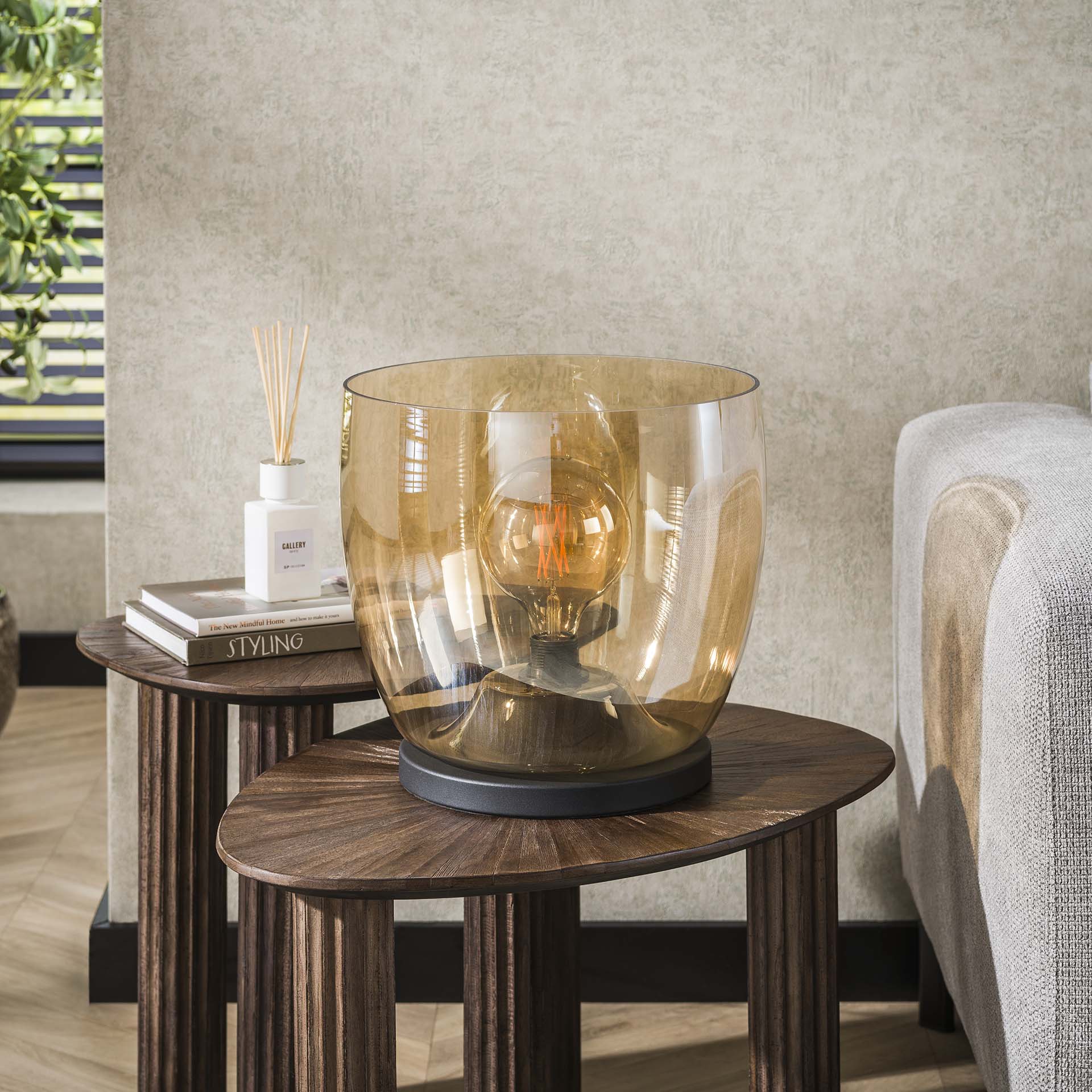 Stehleuchte Martina UP XL Glas Ø33×32×150 cm – elegante Glas-Leuchte in Amber, LED geeignet