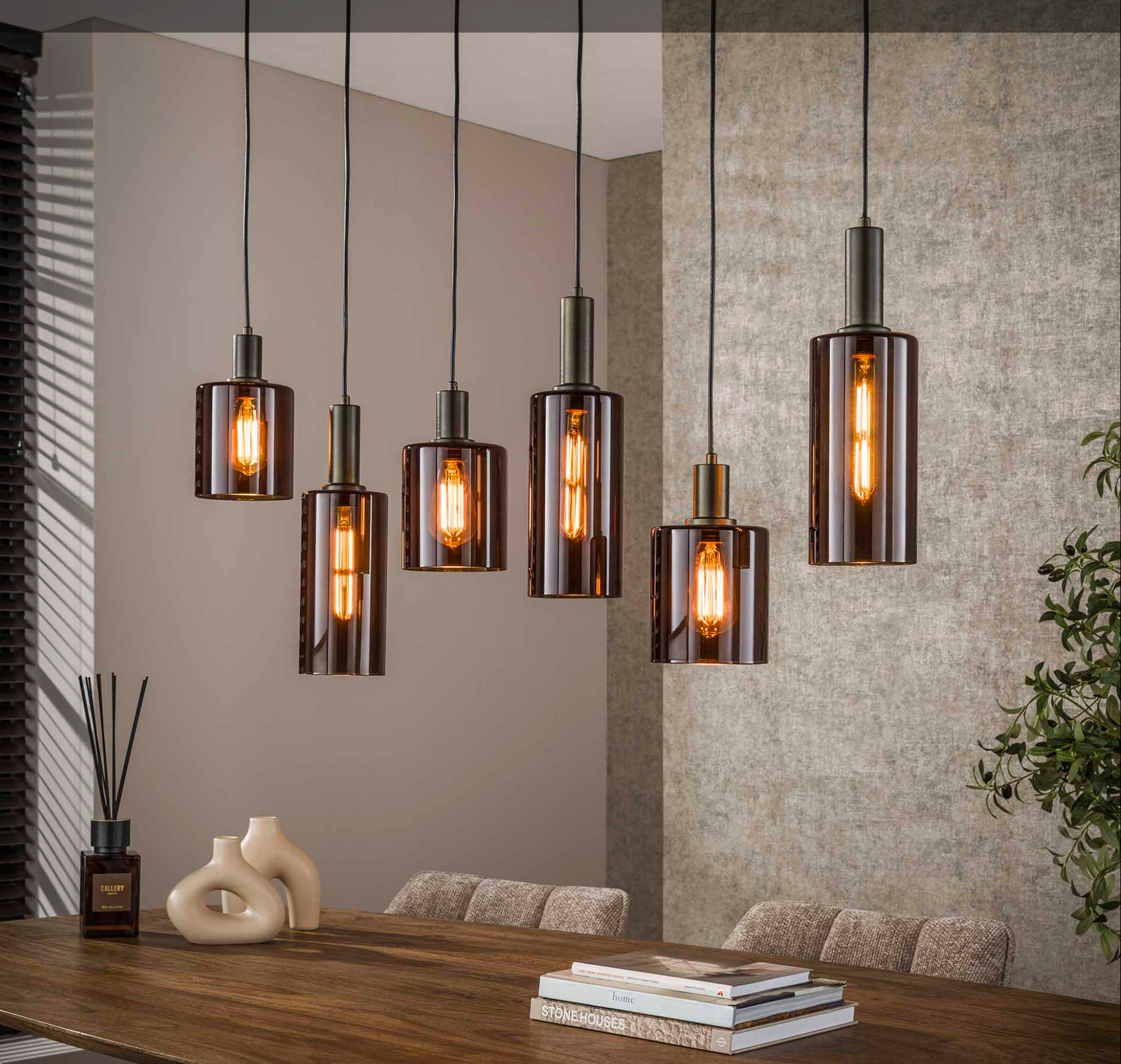 Pendelleuchte Liora – Deckenlampe mit 6 höhenverstellbaren Glasschirmen & Metallhalterung in Bronze, 118 x 14 x 150 cm