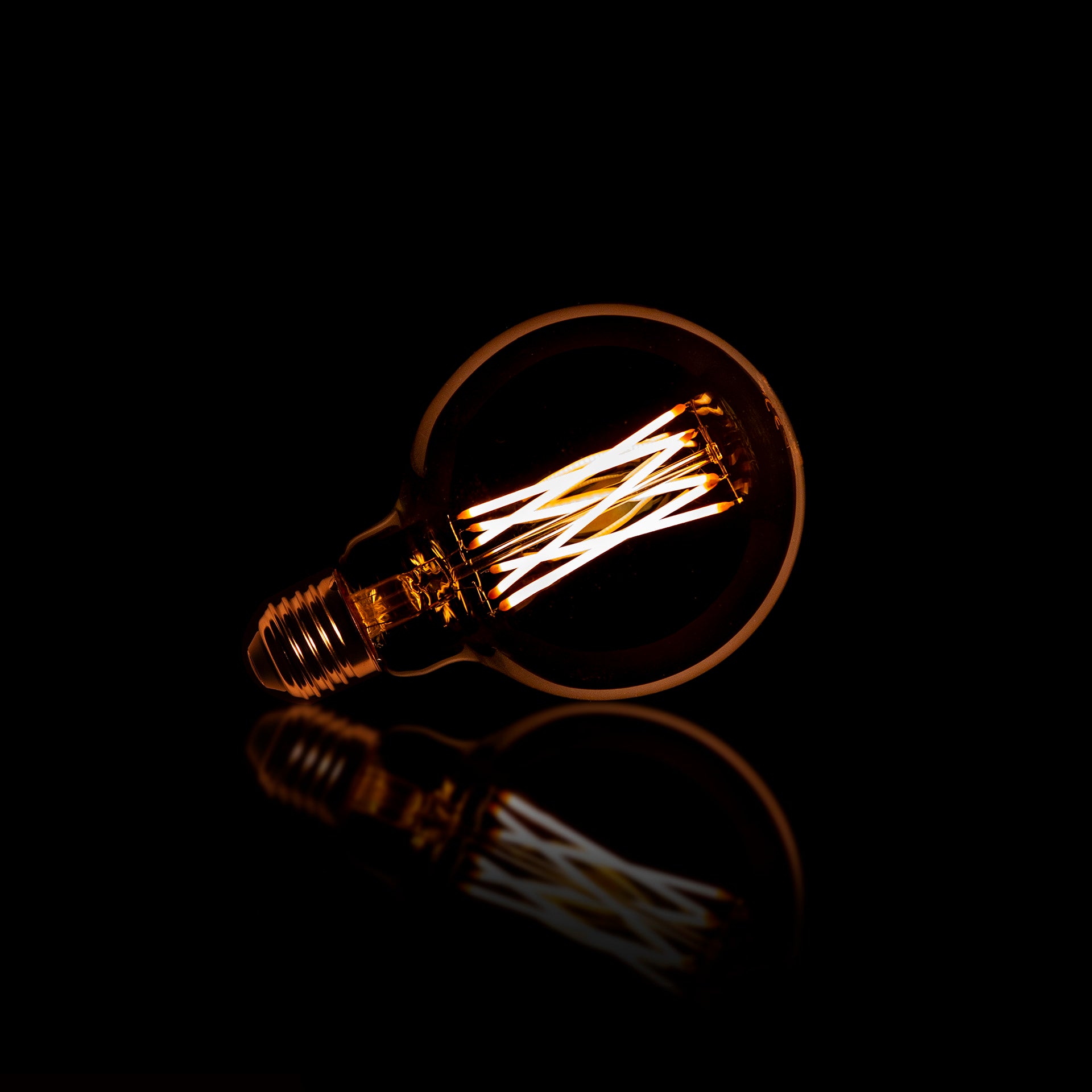 LED Filament Globus G95 Ø9,5 cm E27 – dimmbar 6W, 2100K extra warmweiß, 450 lm