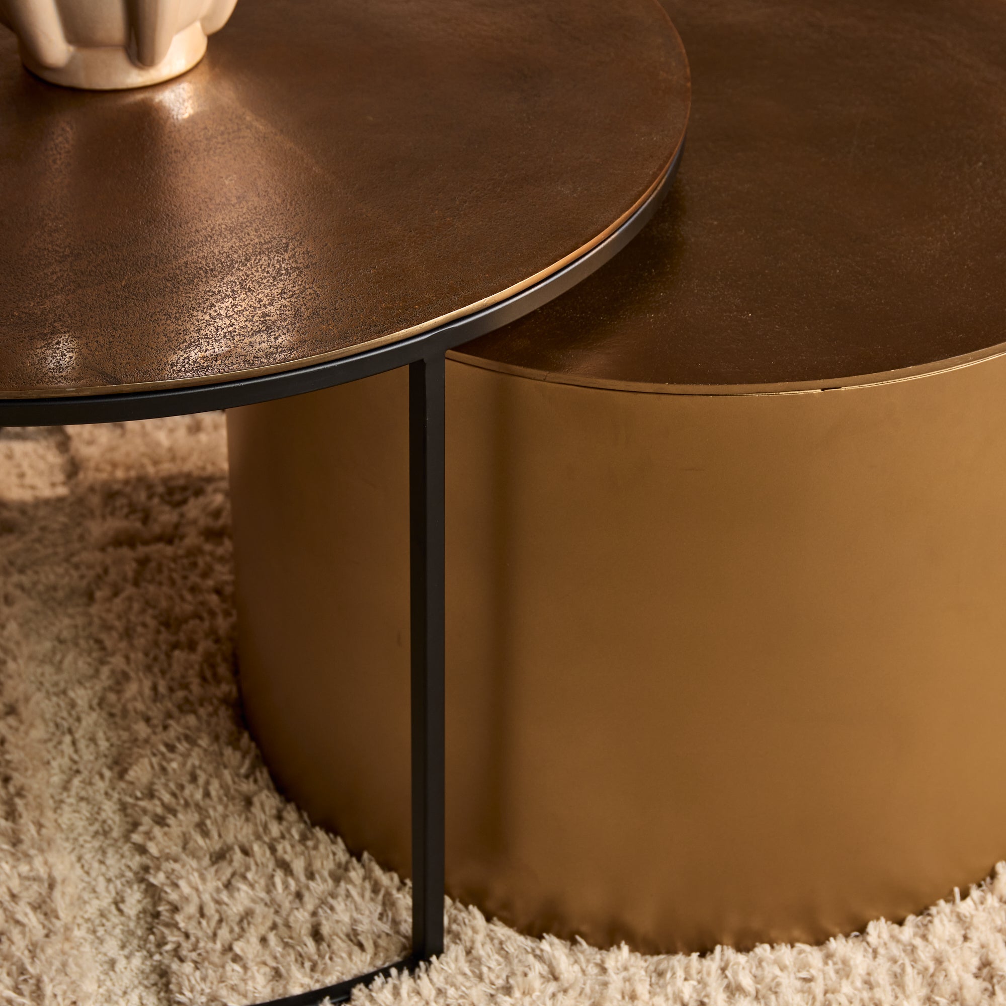 Couchtisch-Set Aurora – Aluminium in Gold oder Schwarz, 2 runde Tische, 75/60 cm