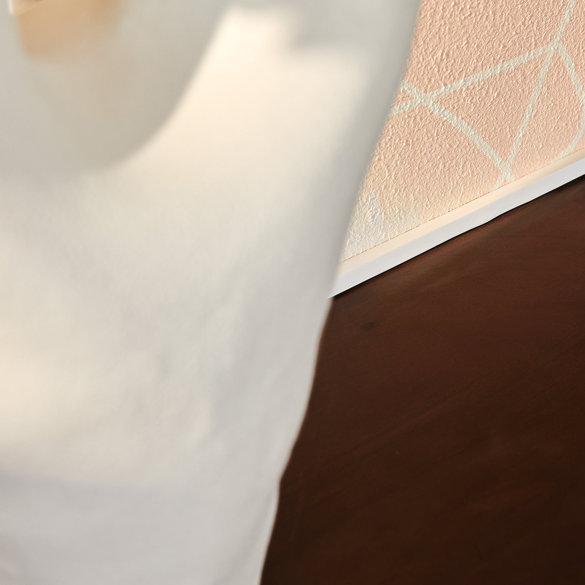 Sideboard Bali Braun 200x45x80 cm – Mangoholz Kommode mit Push-to-Open Türen & viel Stauraum