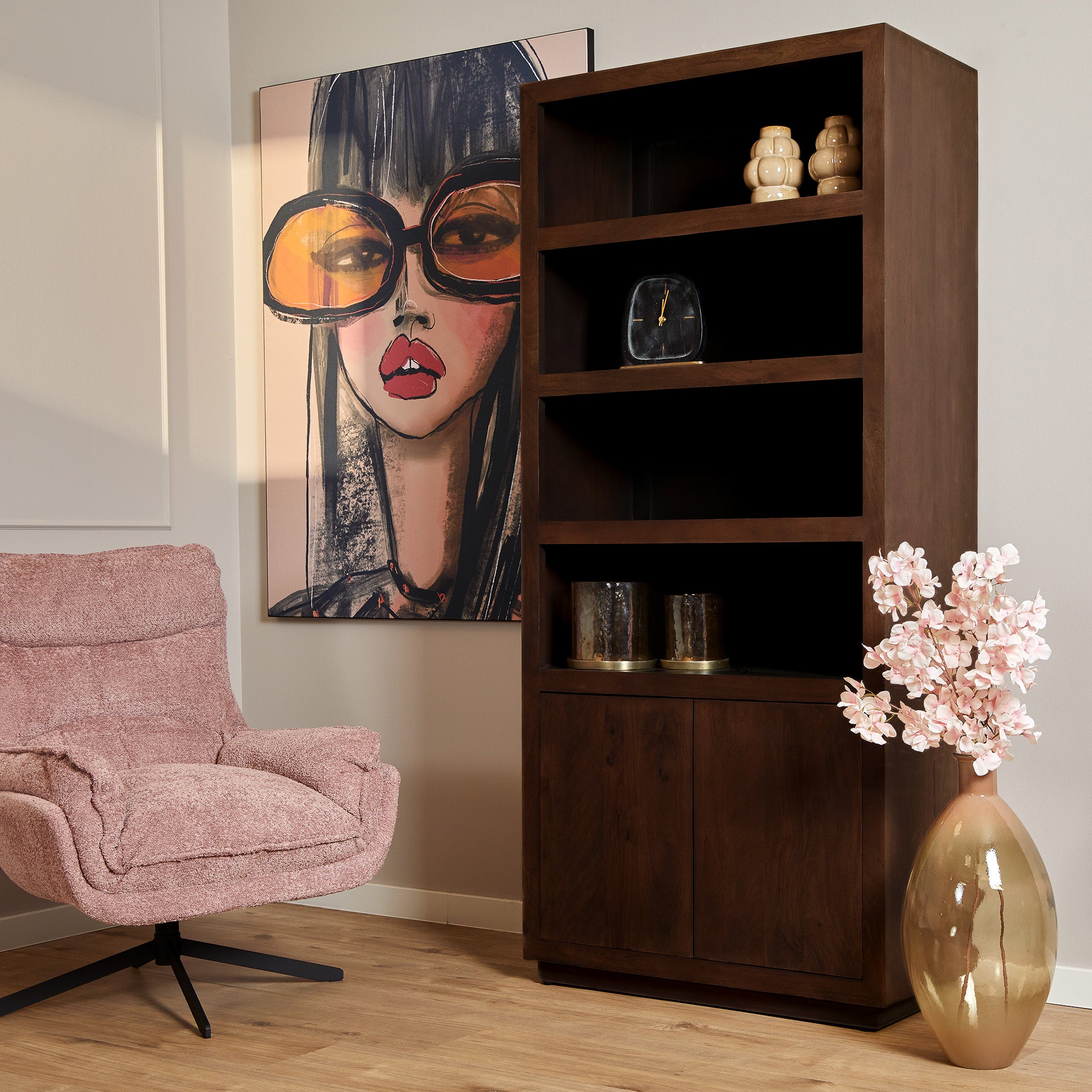 Bücherregal Bali Braun – Regal aus Mangoholz mit Push-to-Open-Türen, 90 x 45 x 200 cm, modernes Aufbewahrungsregal