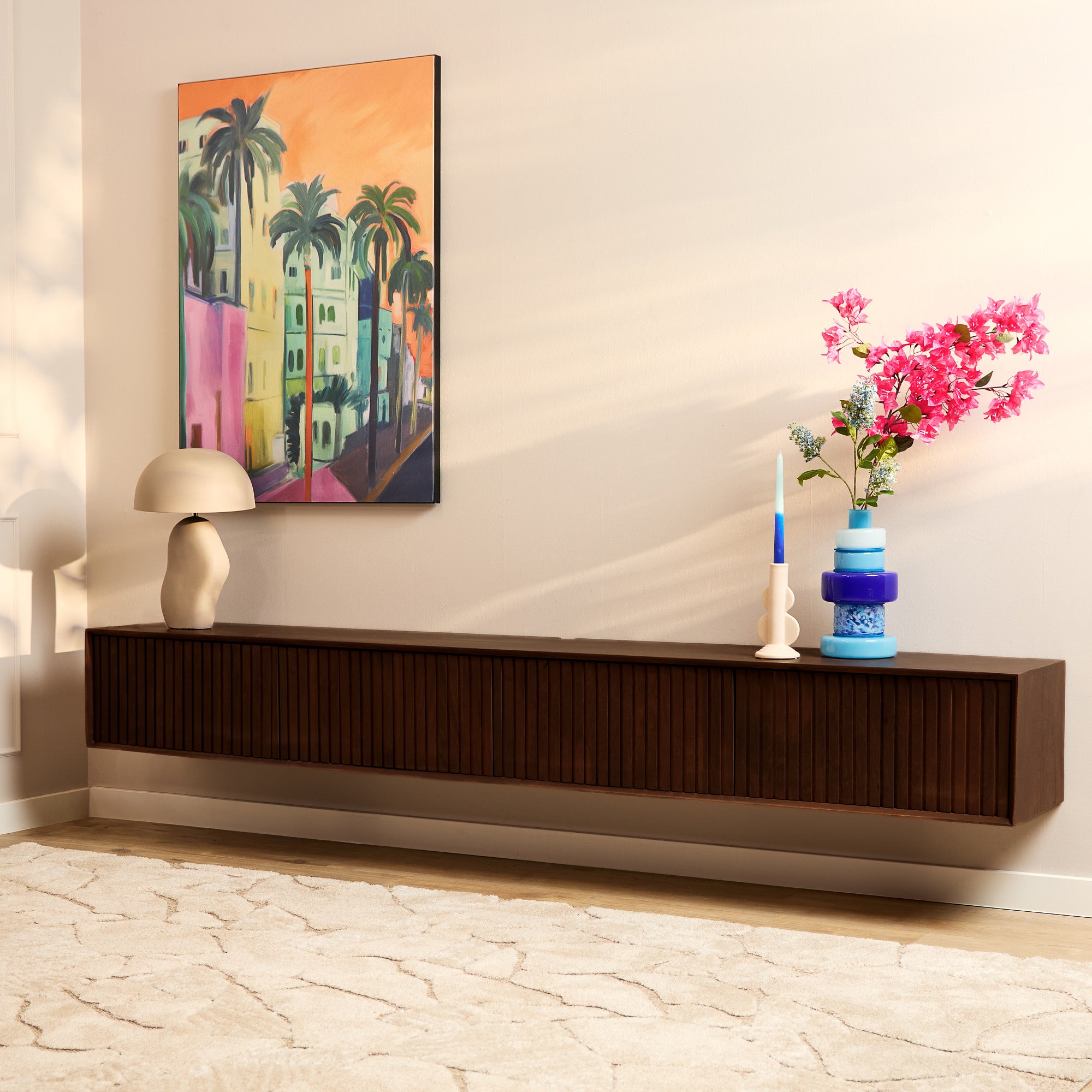 TV Board Mandy Braun 240x35x30 cm – schwebendes Lowboard aus Mangoholz mit Lamellenfront & Push-to-Open