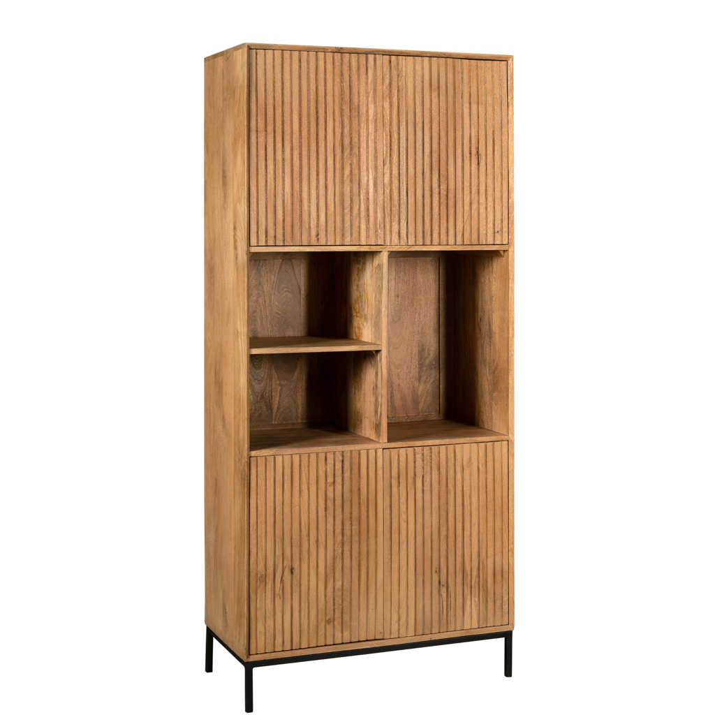 Regal Mandy Natur – Mangoholz mit vertikalem Lamellenmuster, 4 Türen & 3 offene Fächer, 90 x 45 x 200 cm