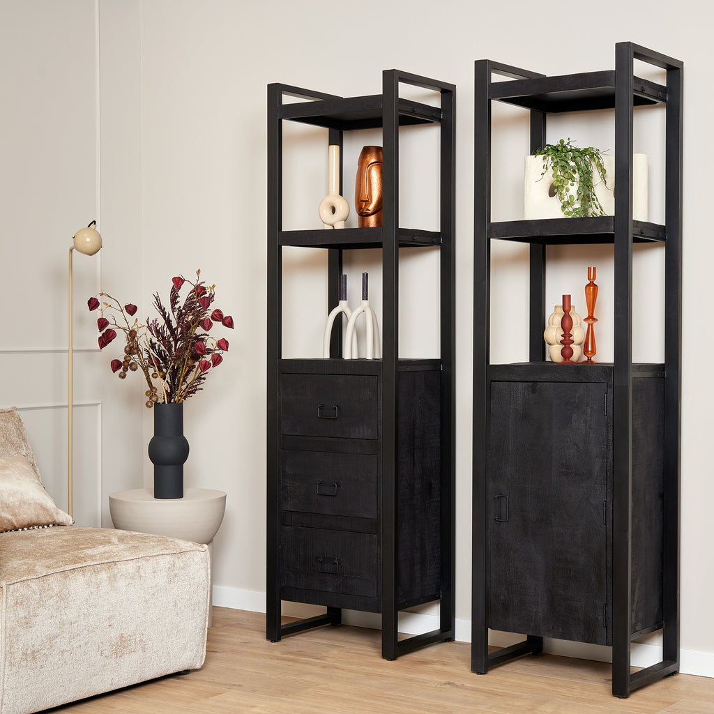 Regal Bori Schwarz 55x40x200 cm – modernes Mangoholz Schrank mit Tür & Regalfächern