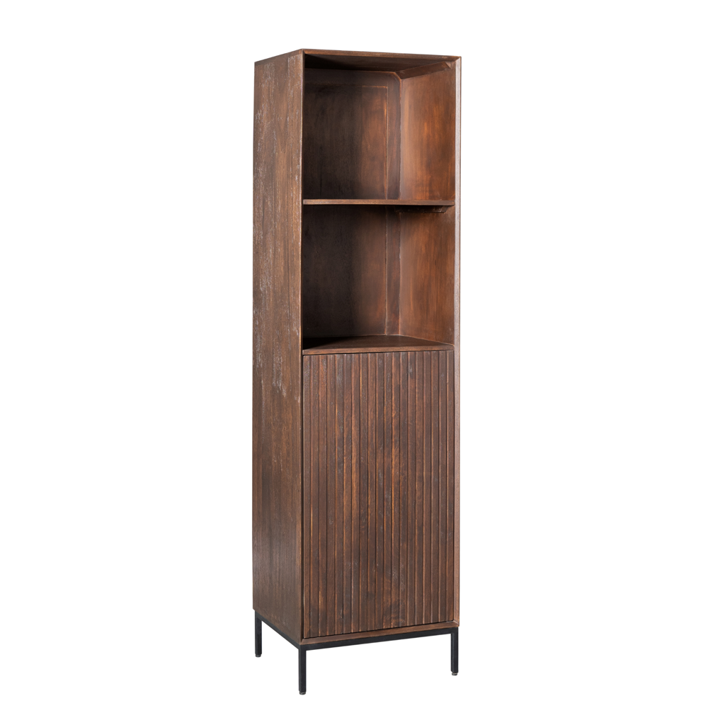 Regal Mandy Braun 55x45x200 cm – moderner Schrank aus Mangoholz mit Tür, Fächern & Lamellenfront
