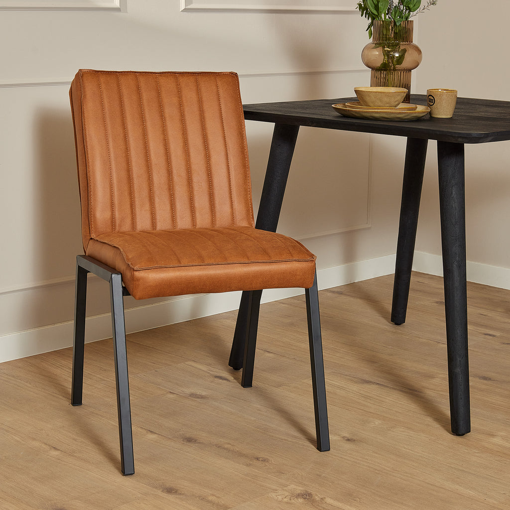 Esszimmerstuhl Molly Cognac –  im Industrial Design mit Eco-Leder & schwarzem Stahlgestell, 52 x 65 x 88 cm