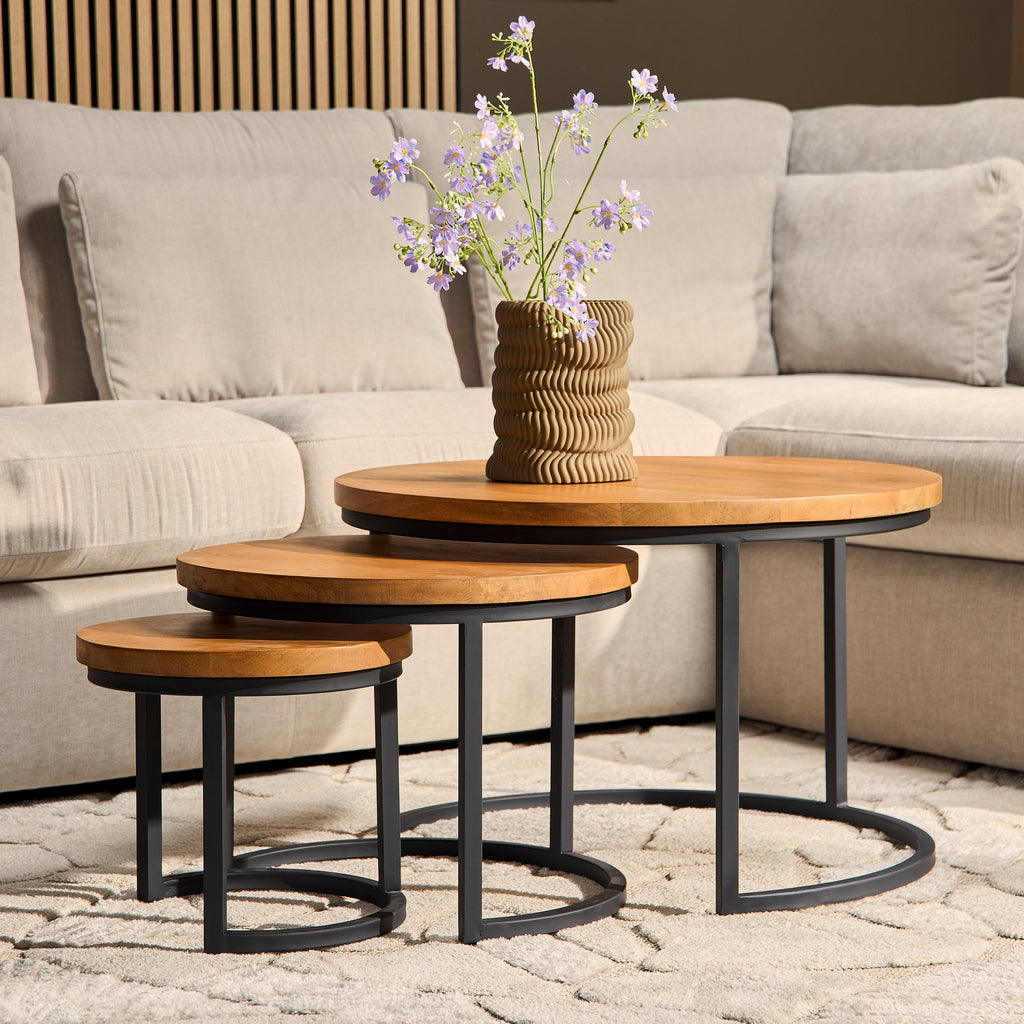 Couchtisch-Set Delta – 3 runde Tische aus Mangoholz & schwarzem Stahlrahmen, Ø70/50/35 cm, Höhe 45/38/31 cm