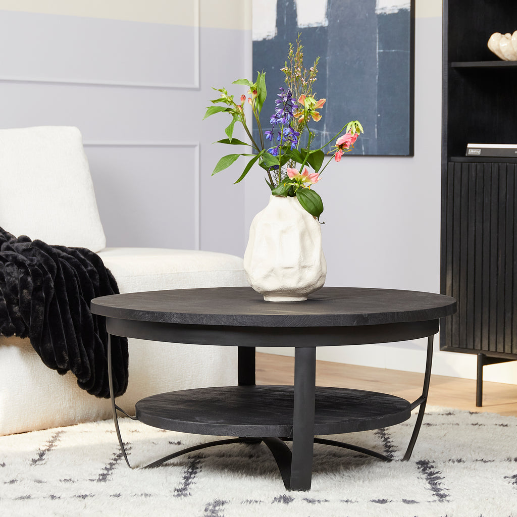 Couchtisch Paris – Runder Mangoholz-Tisch mit 2 Ebenen & schwarzem Metallgestell, Ø90×43 cm