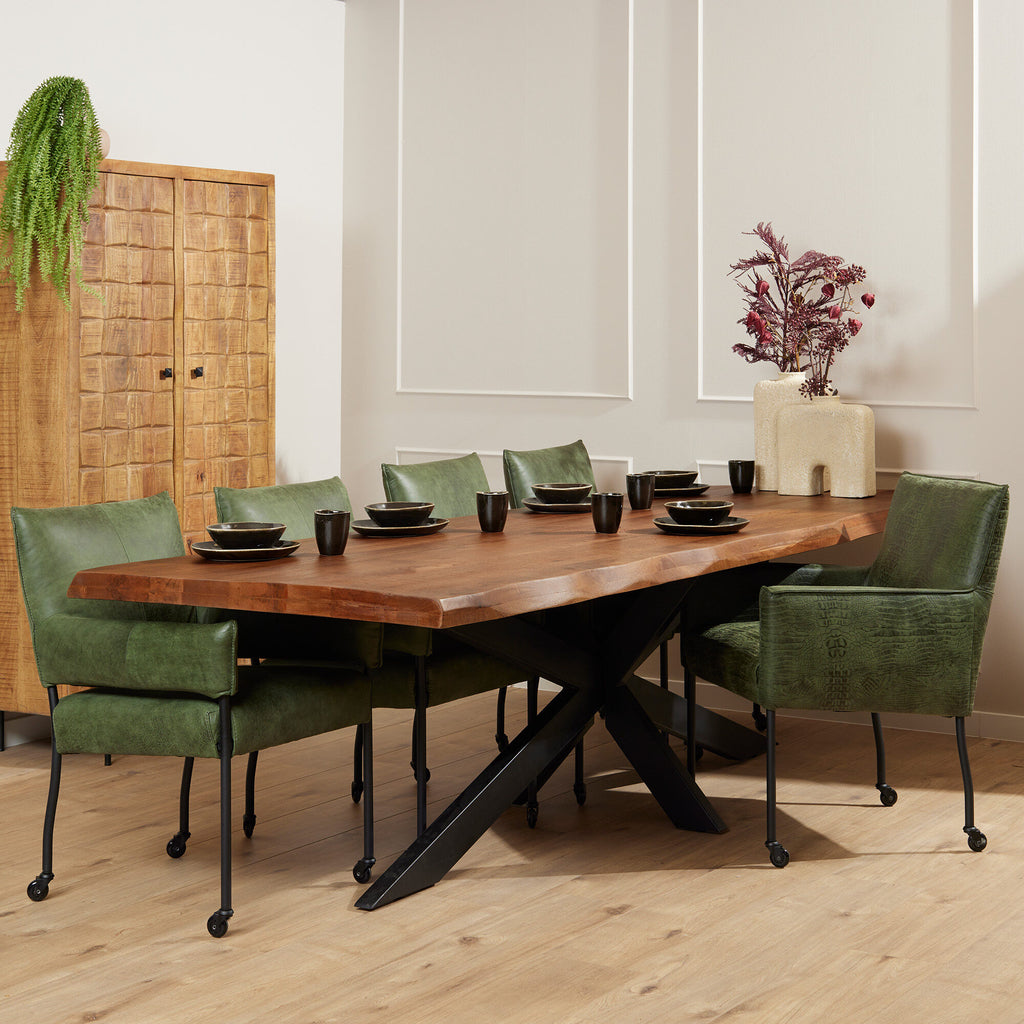Esstisch Baltimore – Baumstamm-Tisch aus Mangoholz & Metall, 300×100×76 cm, 6 cm Platte, einzigartiges Design
