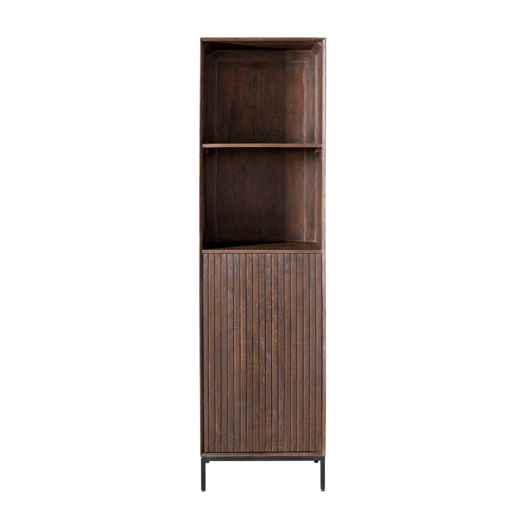 Regal Mandy Braun 55x45x200 cm – moderner Schrank aus Mangoholz mit Tür, Fächern & Lamellenfront