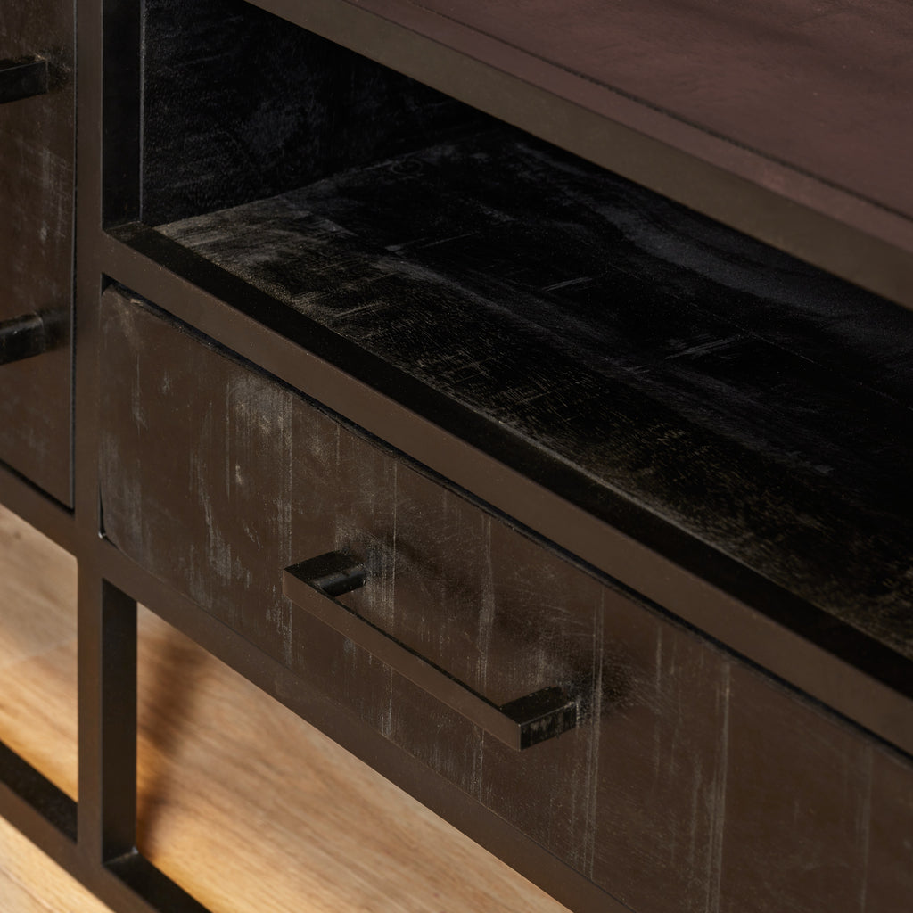 TV-Board Delta Schwarz – TV-Schrank aus Mangoholz 145×50×45 cm mit Schublade, offenem Fach & 2 Türen im modernen Metall-Design