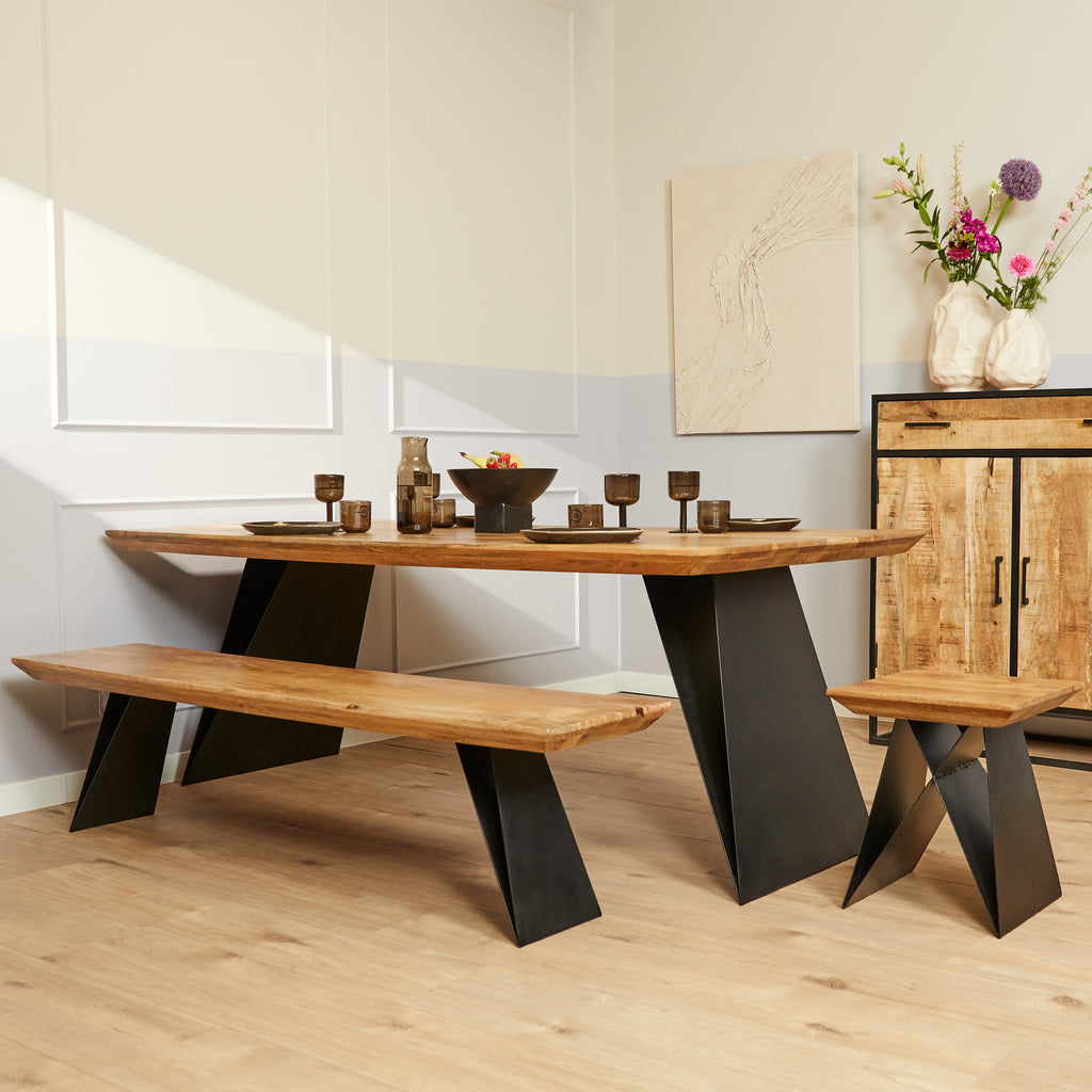 Esstisch Leno 240x100 cm – Massives Mangoholz mit schwarzen Metallbeinen, rechteckige Tischplatte