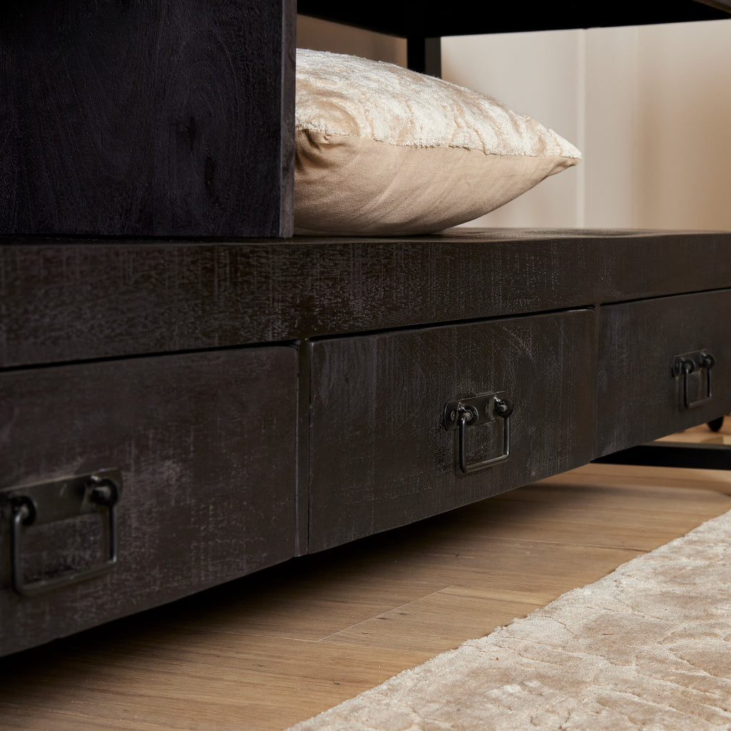 TV-Board Bori Schwarz – TV-Schrank aus Mangoholz 220×60×45 cm mit 4 Schubladen, 2 offenen Fächern & Metallgestell im modernen Design