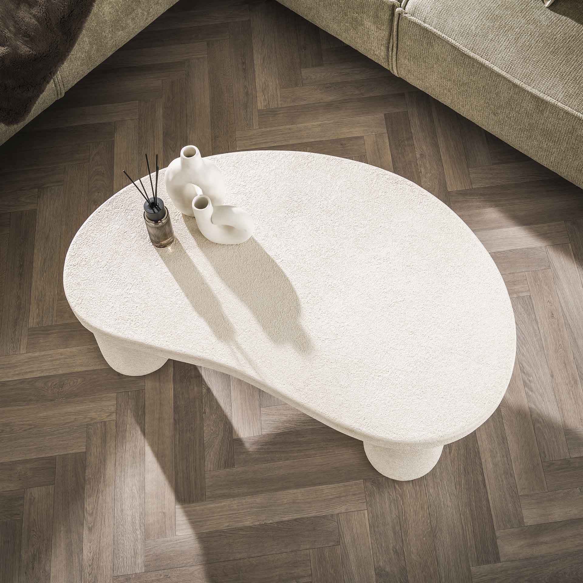 Couchtisch Marbela XL 110x70 cm – organische Form aus Marmorverbund, moderner Designer-Tisch in Steinoptik, 38 cm Höhe