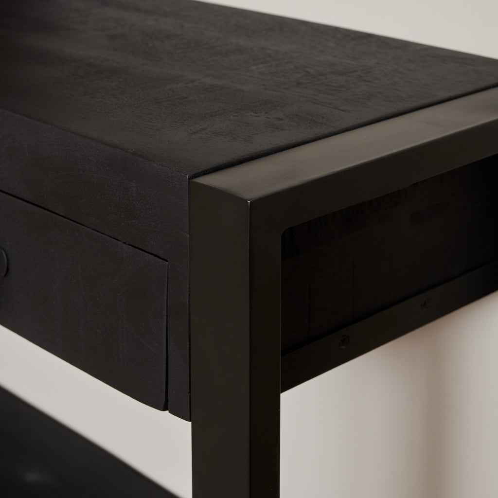 Beistelltisch Bori Schwarz – Mangoholz mit 3 Schubladen & Metallgestell, 150×35×76 cm, modern lackiertes Design