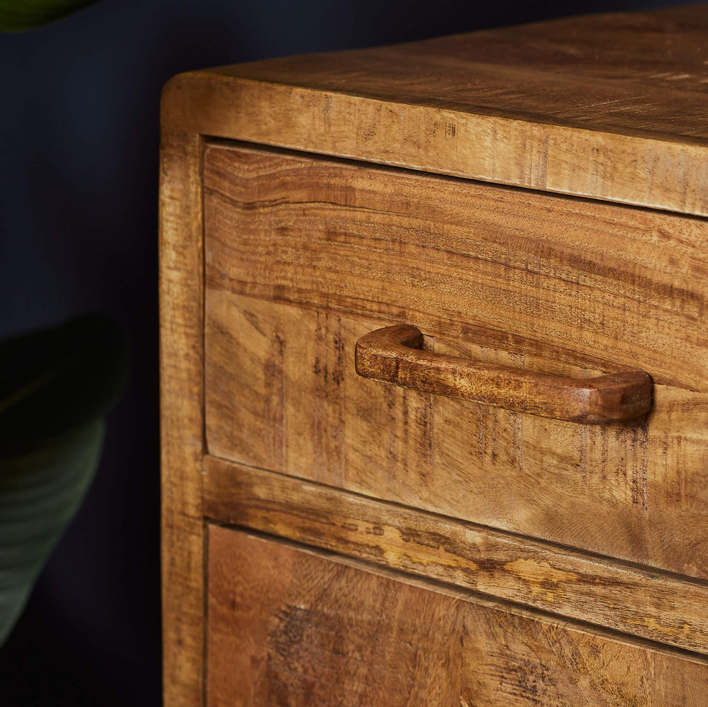 Schrank Raven – Mangoholz mit Designelementen, 1 Schublade & 2 Türen, 100 x 45 x 115 cm