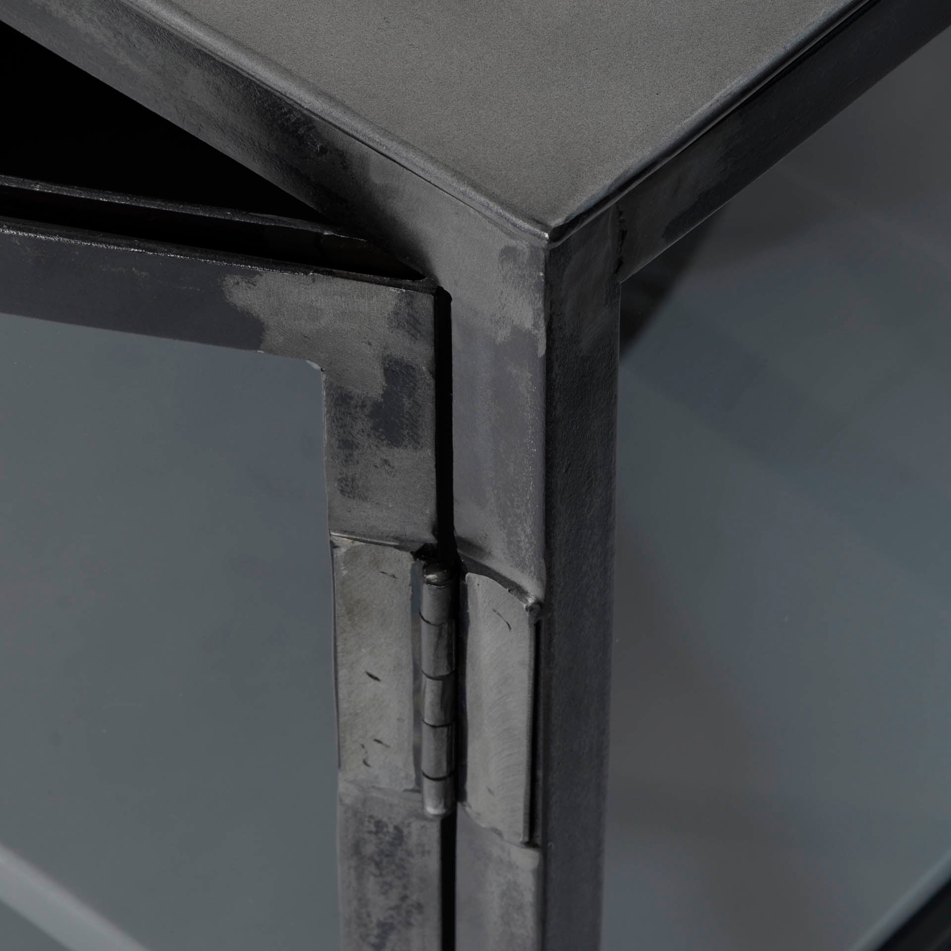 Sideboard Ferro – Metall & Glas mit 4 Glastüren & Einlegeboden, 180 x 40 x 92 cm