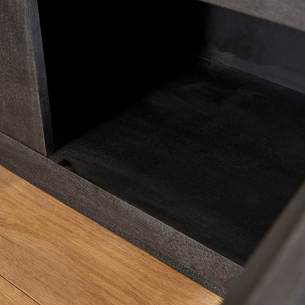 TV-Board Bali Schwarz – Lowboard aus Mangoholz mit 4 Türen & Push-to-Open, modernes TV-Möbel 200 x 42 x 46 cm