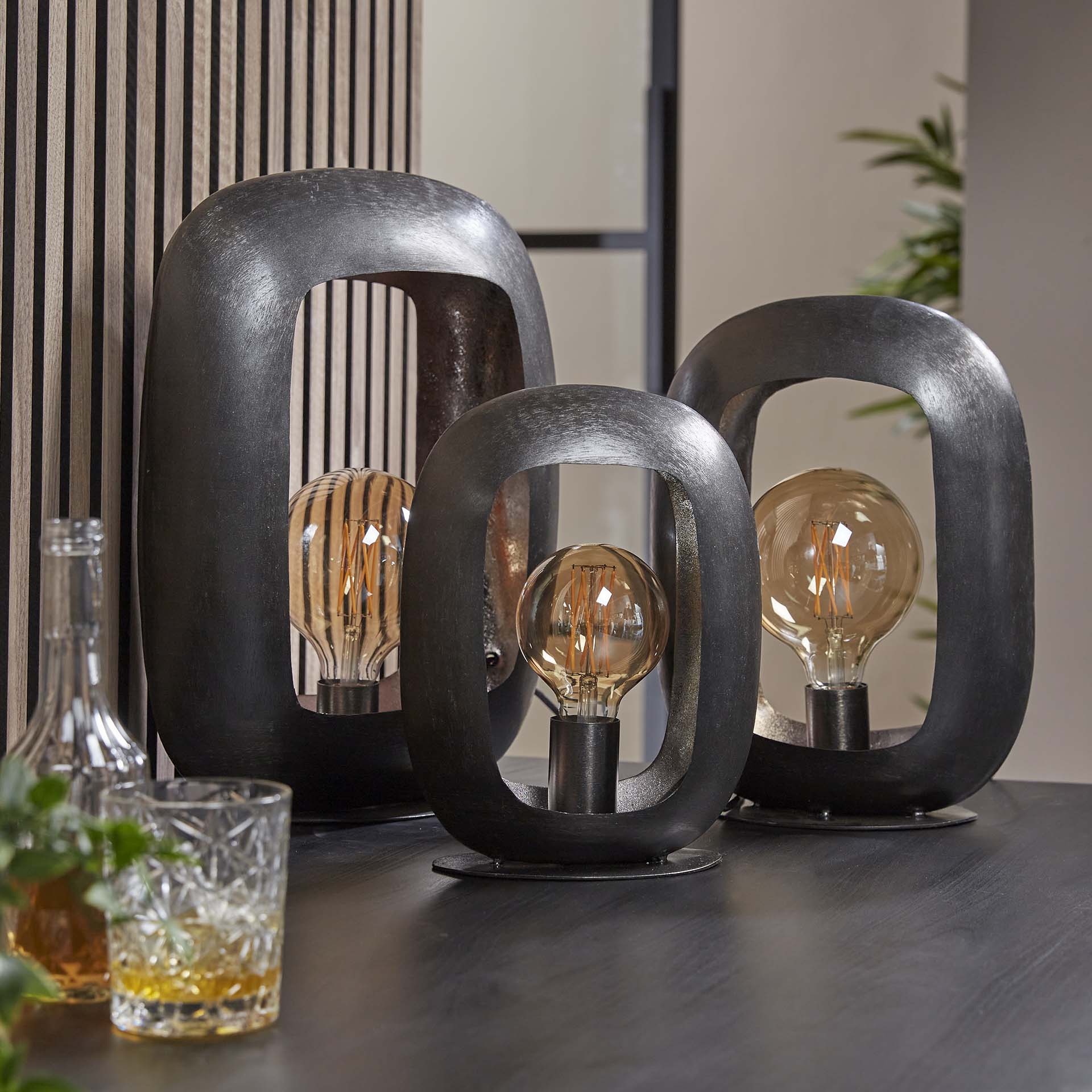 Tischleuchte – Prisma Noir – Schwarz Nickel