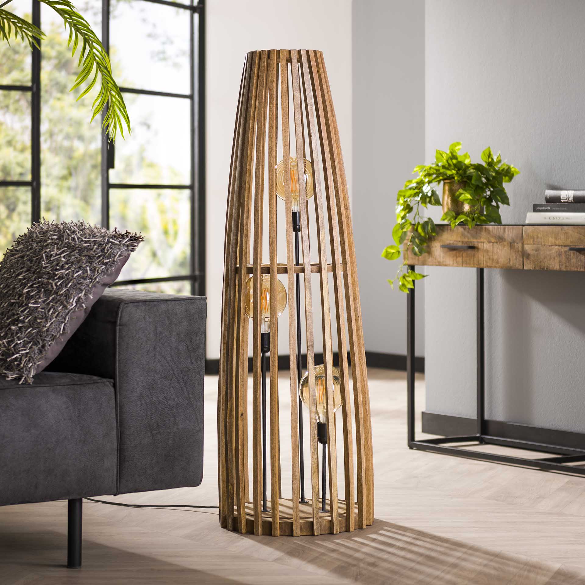 Stehleuchte – Noro Noir – Massivholz Mango natur