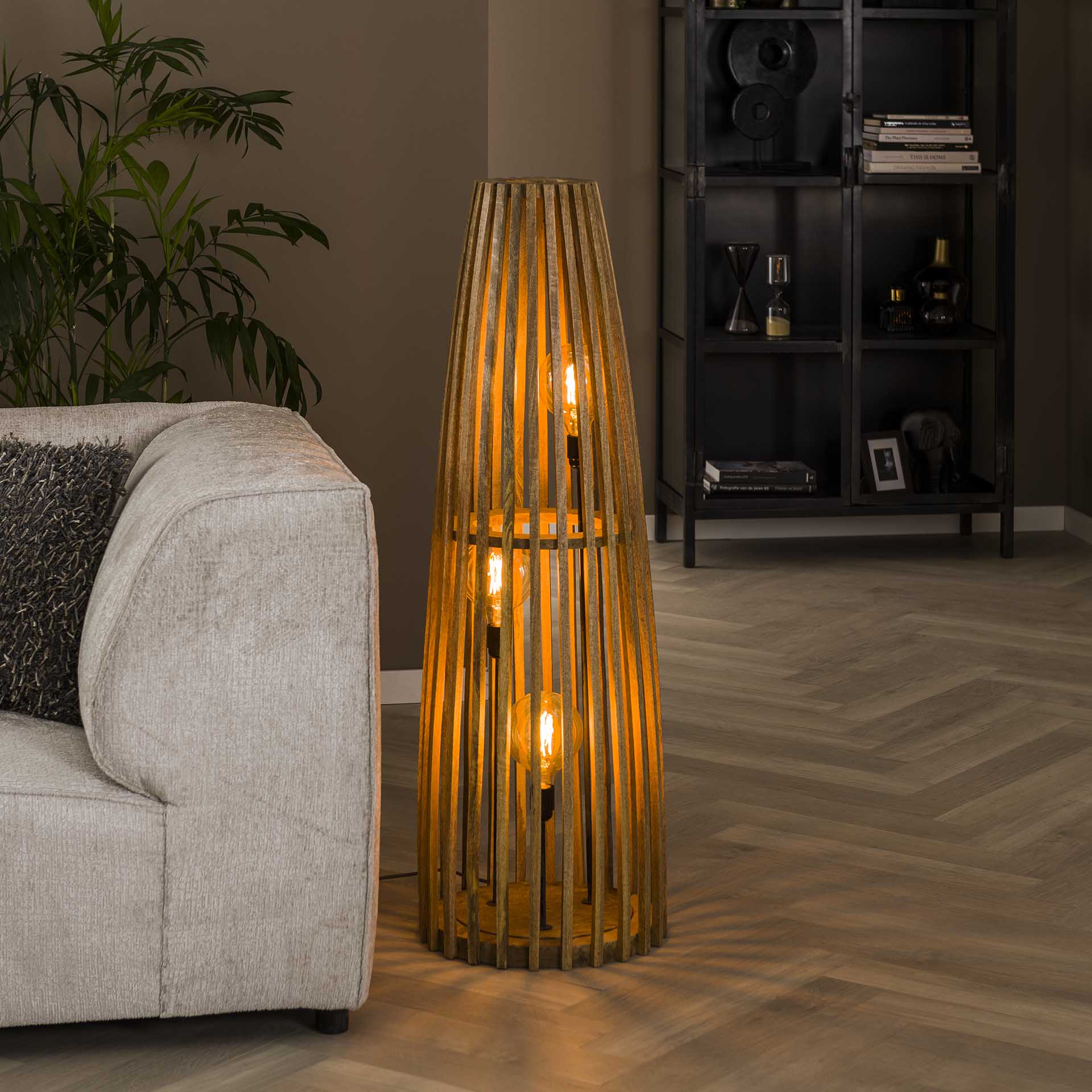 Stehleuchte – Noro Noir – Massivholz Mango natur
