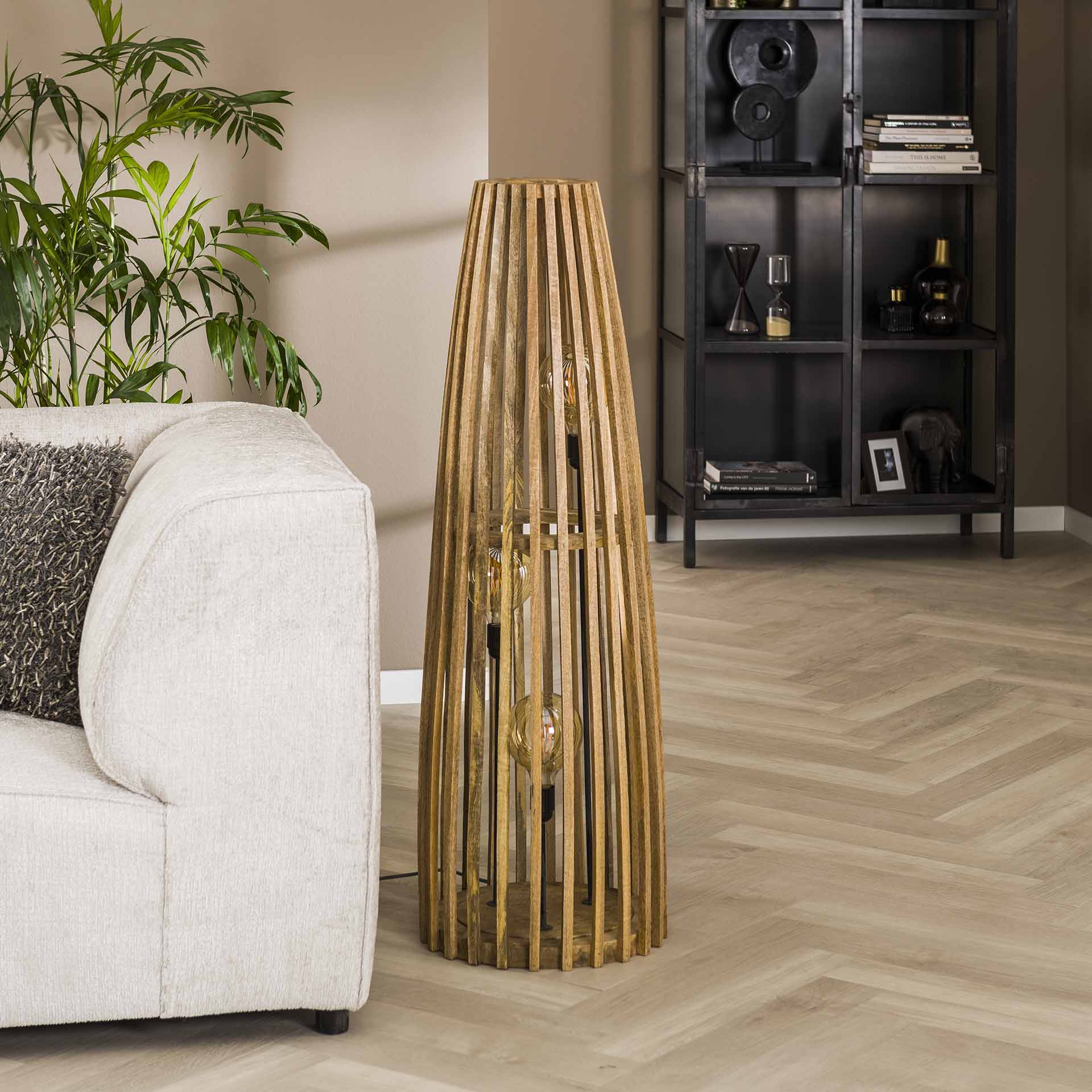 Stehleuchte – Noro Noir – Massivholz Mango natur
