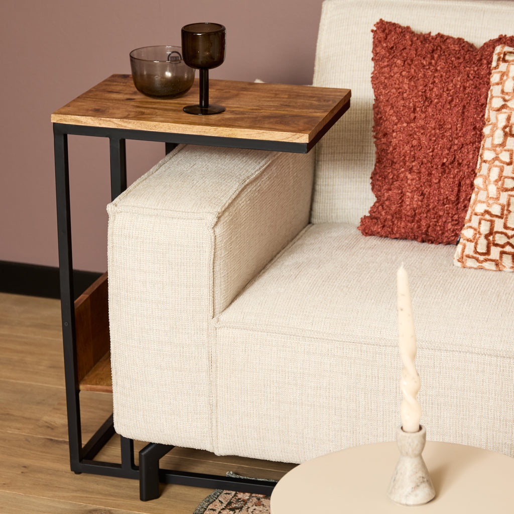 Beistelltisch Naturel High – Slider aus Mangoholz & schwarzem Metall, 32 x 48 x 72 cm