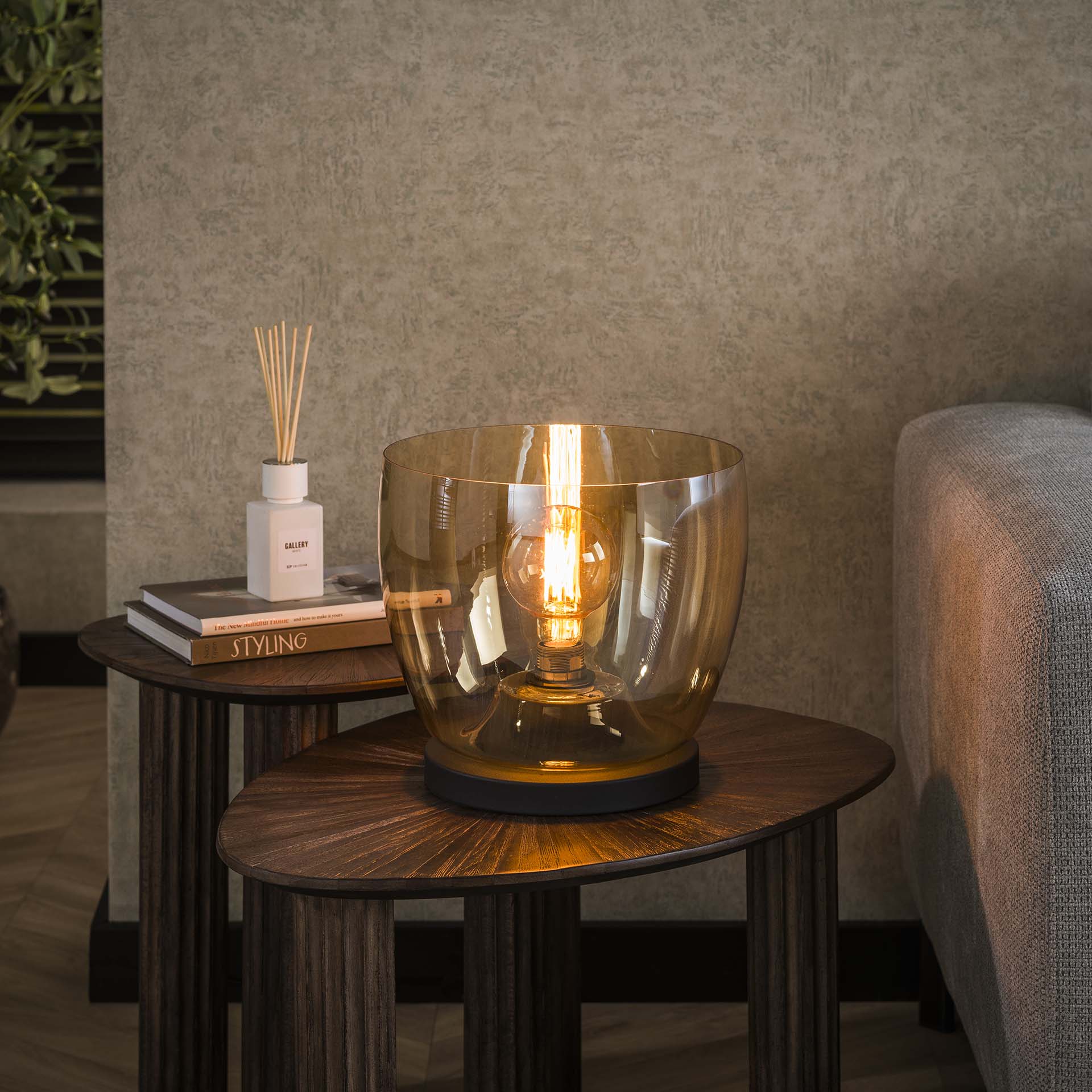 Stehleuchte Martina UP L Glas Ø29×27×150 cm – elegante Glas-Leuchte in Amber, LED geeignet
