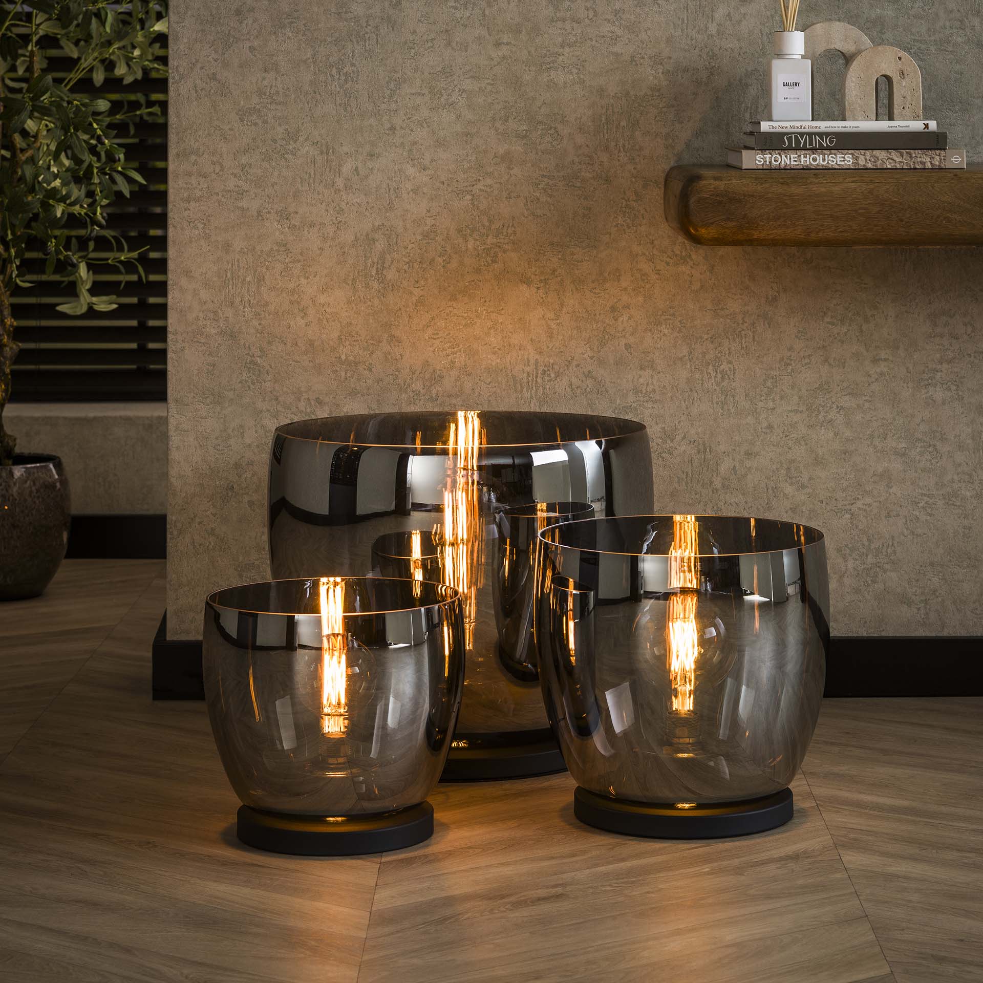 Stehleuchte Martina UP L Glas Ø29×27×150 cm – stilvolle Glas-Leuchte in Smoke Grey, LED geeignet