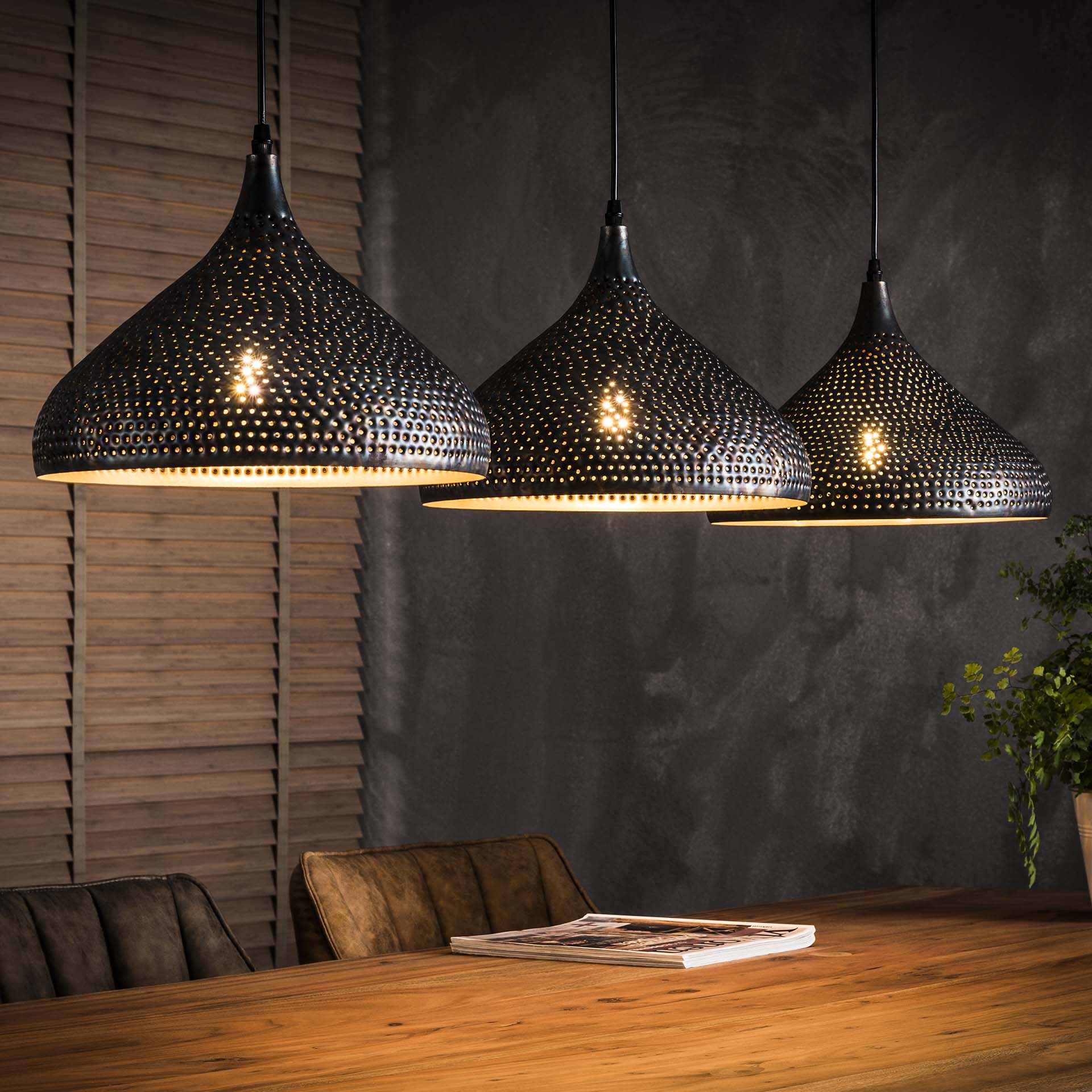 Hängeleuchte Piovere 3-flammig Ø32 cm 135×32×150 cm – Metallleuchte Schwarz-Braun mit perforierten Trichterschirmen, höhenverstellbar