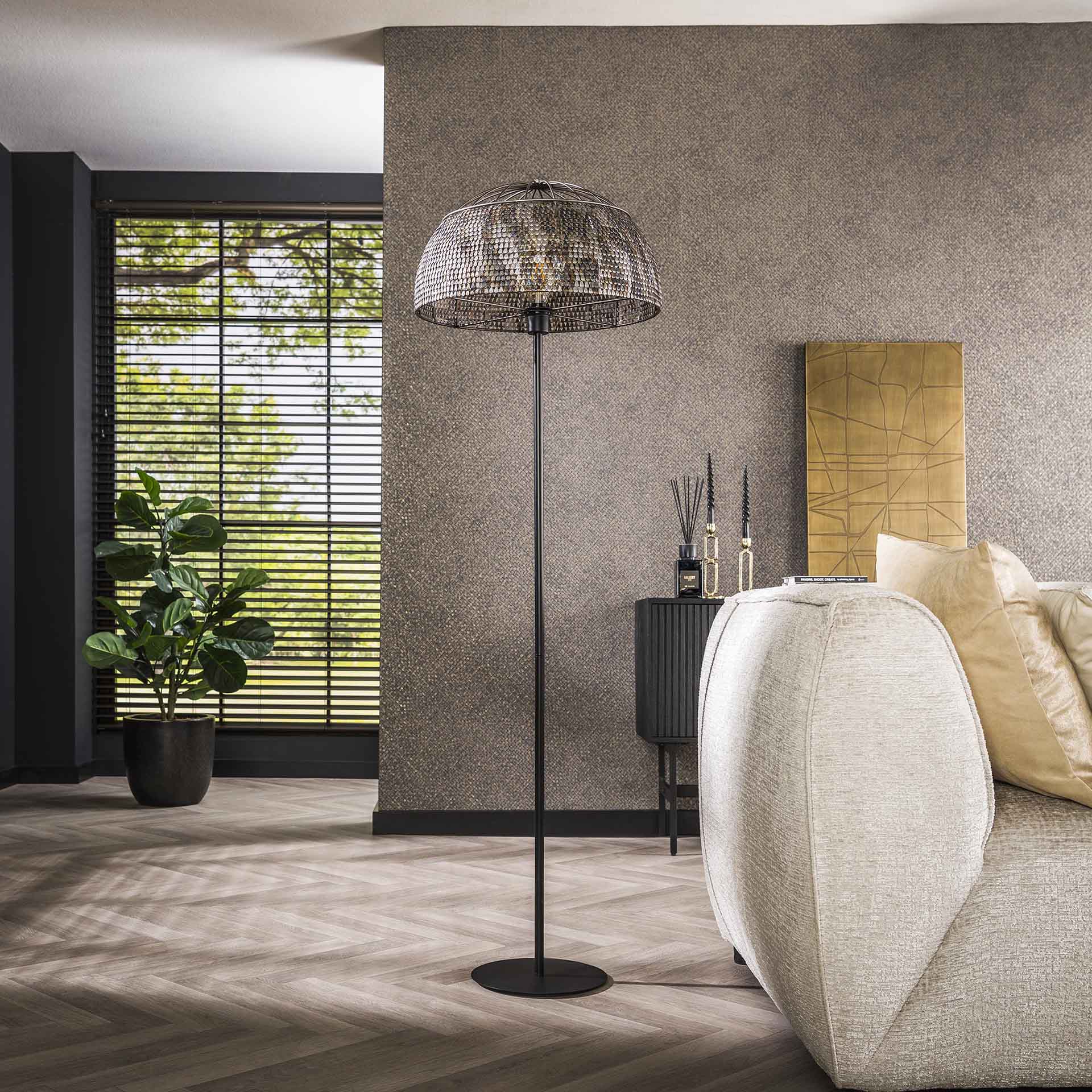 Stehleuchte Accorto Armor – Metall-Leuchte Ø50×164 cm mit handgefertigtem Schirm, schwarz-braune Oberfläche, halbtransparent, E27, LED geeignet