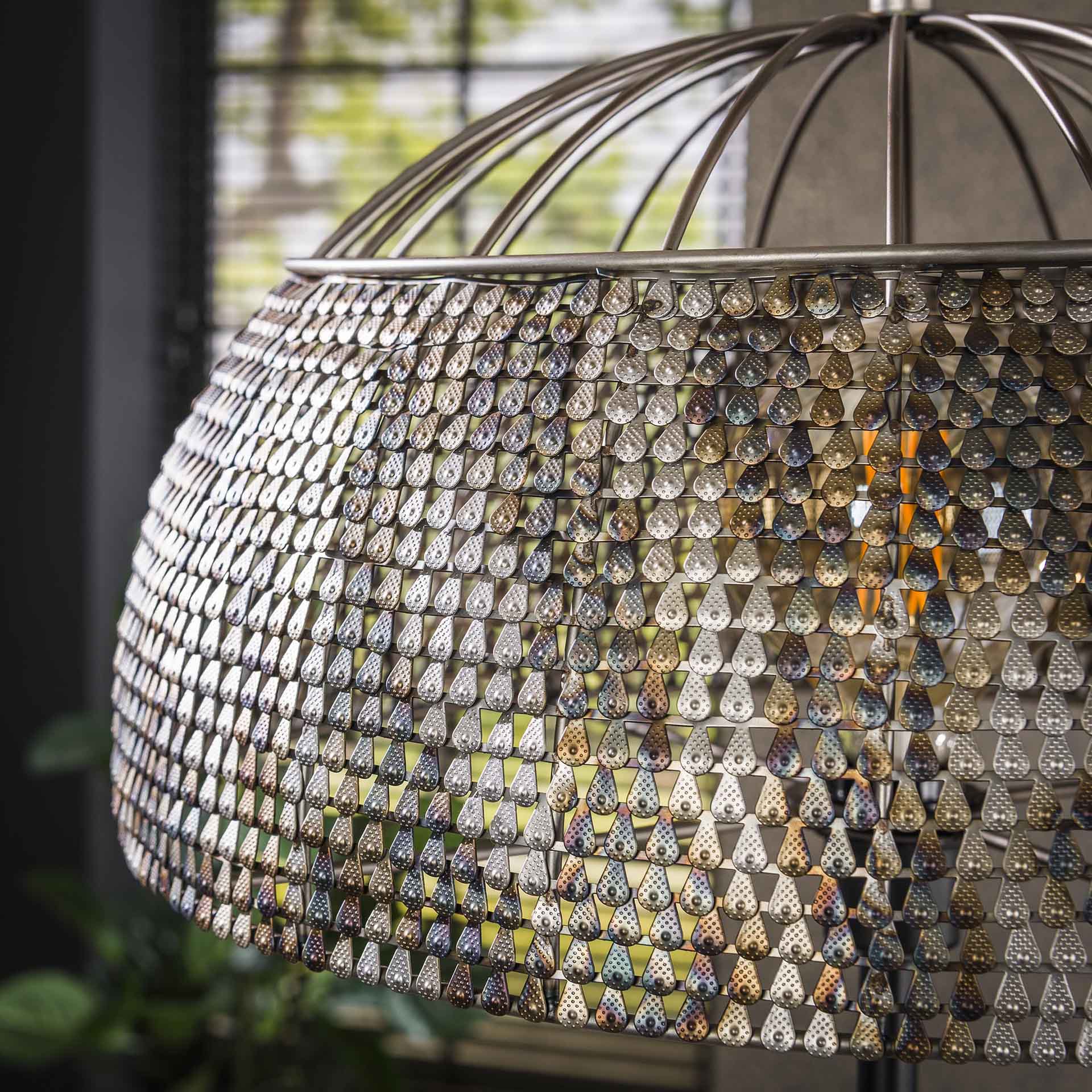 Stehleuchte Accorto Armor – Metall-Leuchte Ø50×164 cm mit handgefertigtem Schirm, schwarz-braune Oberfläche, halbtransparent, E27, LED geeignet