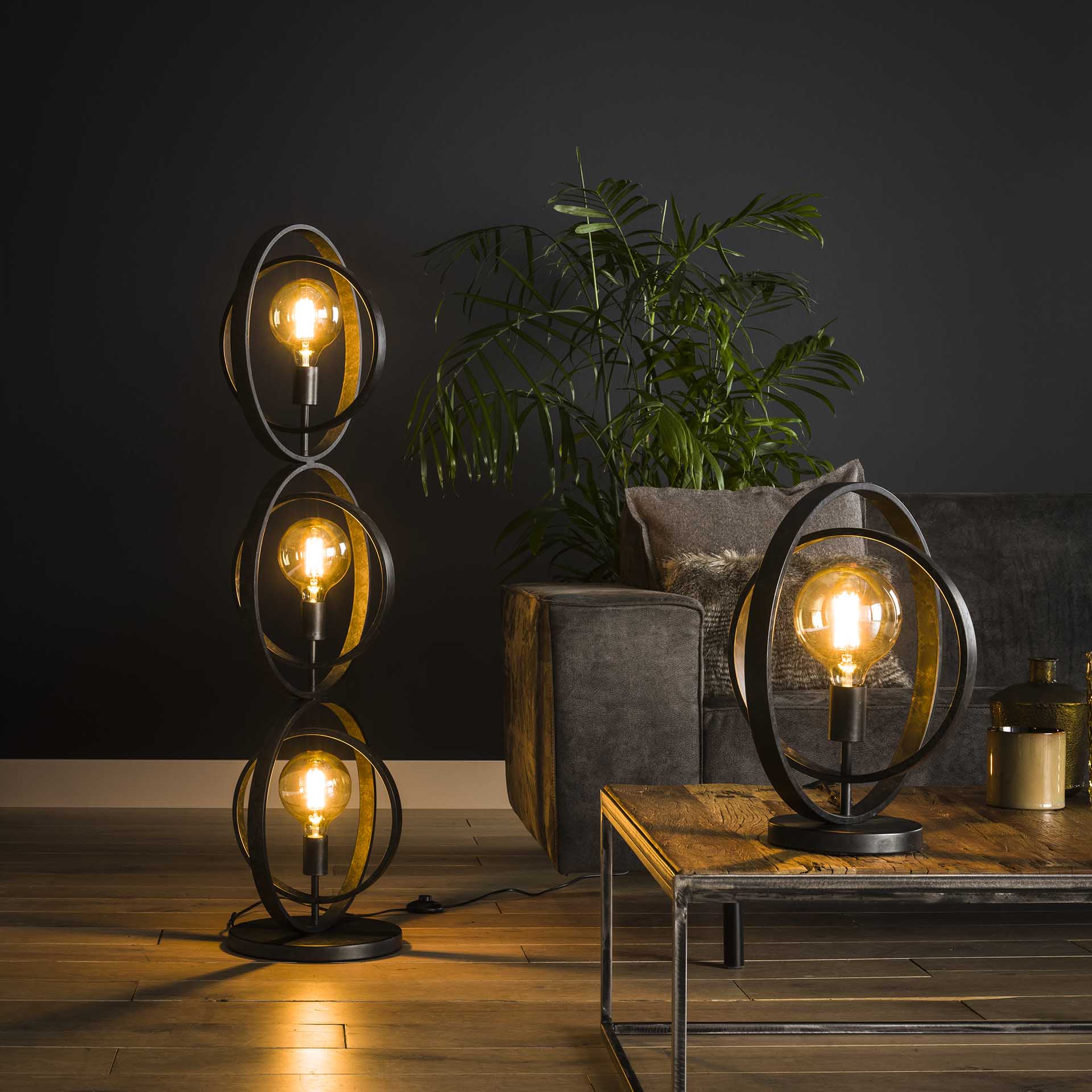 Stehleuchte Carino 3-flammig – Metall-Leuchte 40×124×30 cm mit drehbaren Kreisen, Charcoal-Finish, 3×E27, LED geeignet