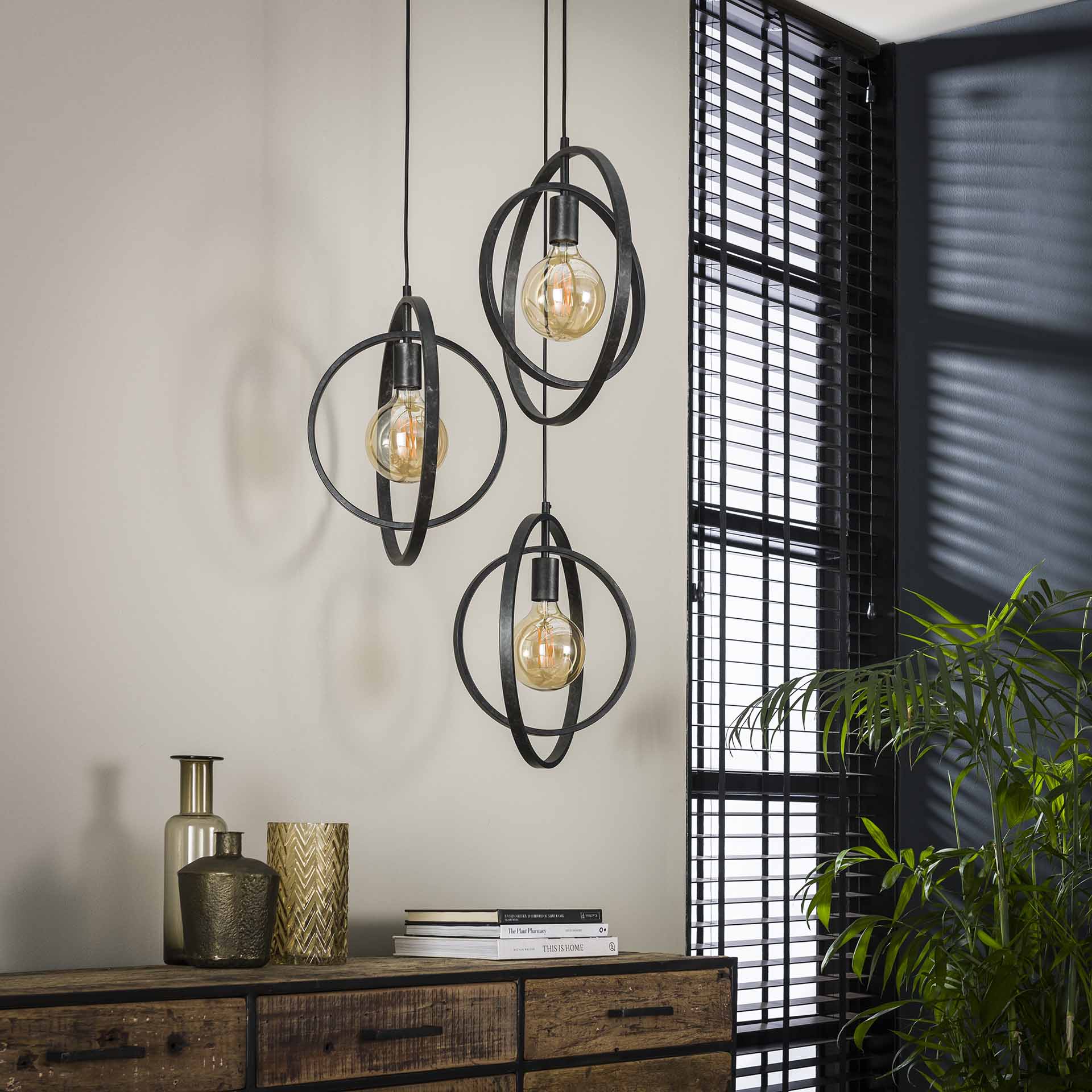 Hängeleuchte Carino 3-flammig gestuft – Metall-Leuchte 40×150×40 cm mit drehbarem Kreis, Charcoal-Finish, höhenverstellbar, E27, LED geeignet