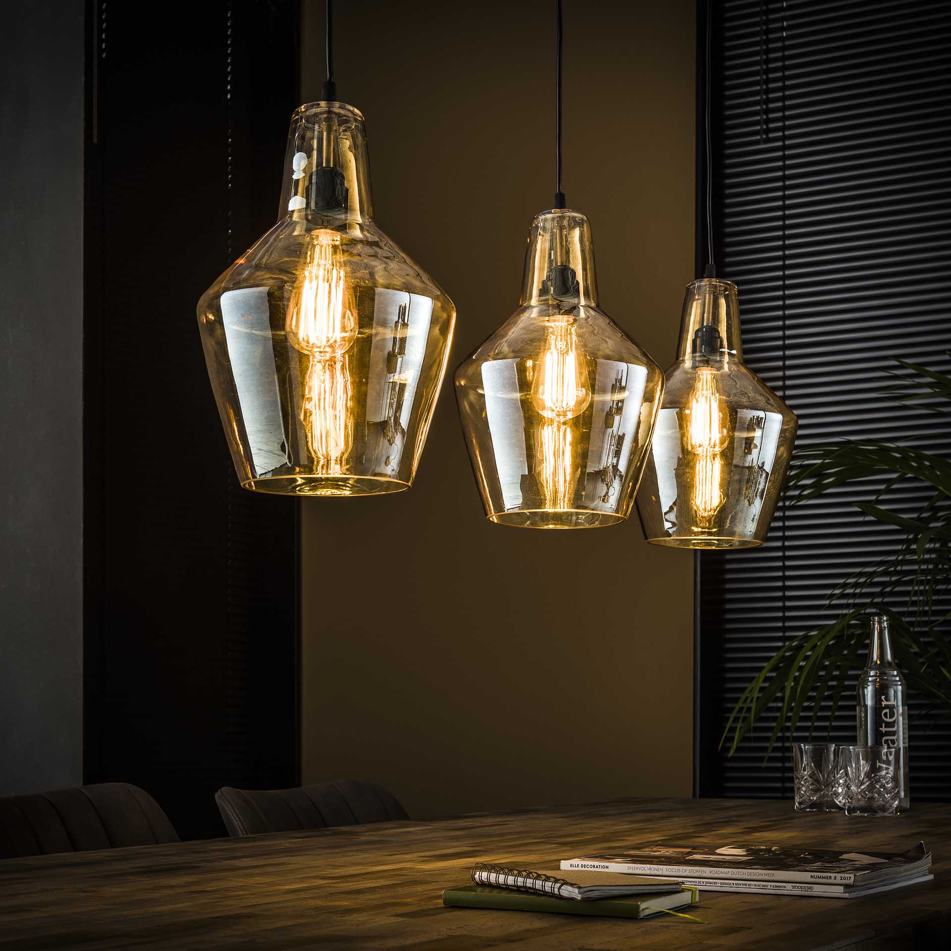 Hängeleuchte Angelo 3-flammig 112x25x150 cm – elegante Pendelleuchte mit Braunglas-Kegelschirmen