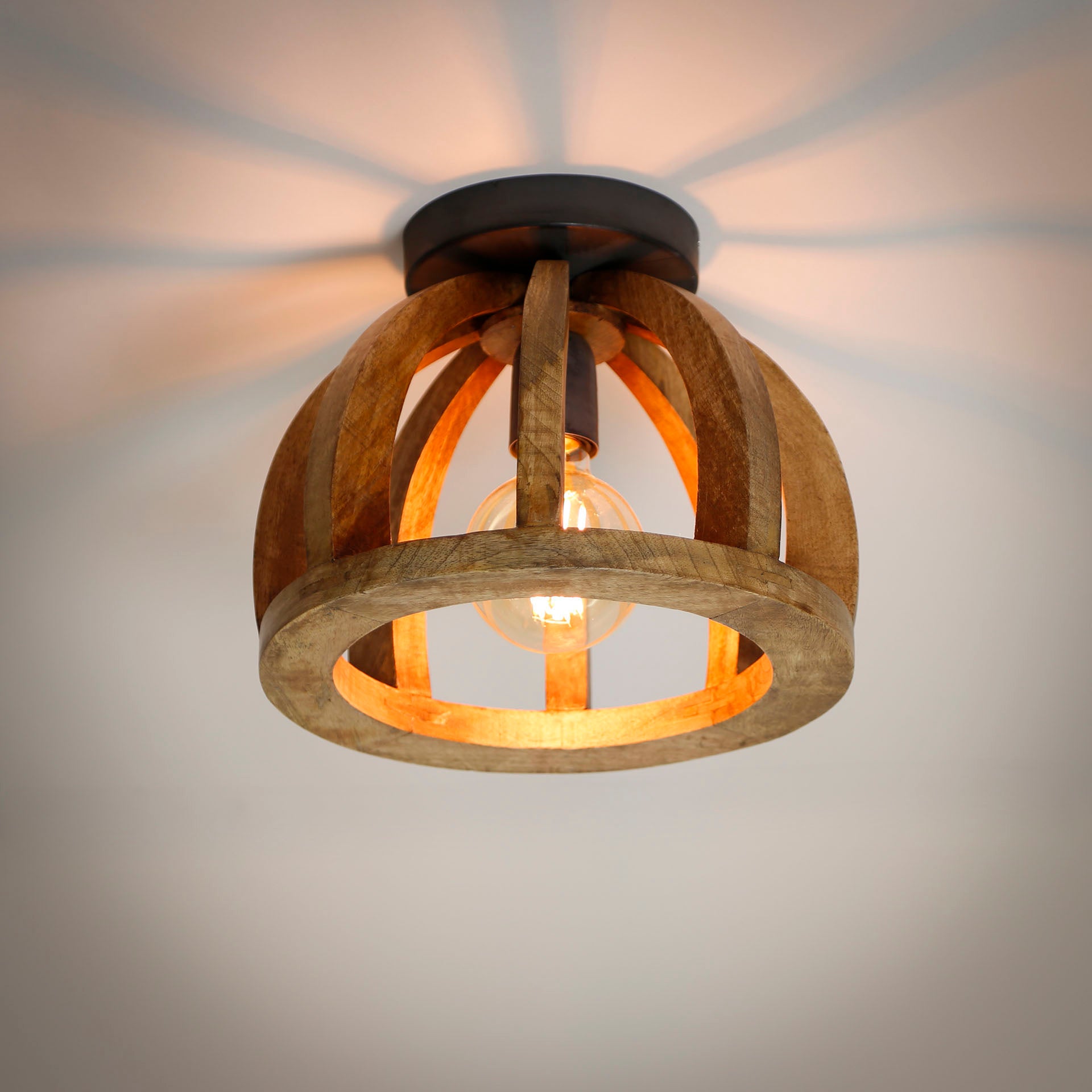 Pendelleuchte Sedia 1-flammig Ø30x24 cm – Moderne Hängelampe aus Mangoholz mit offenem Schirm